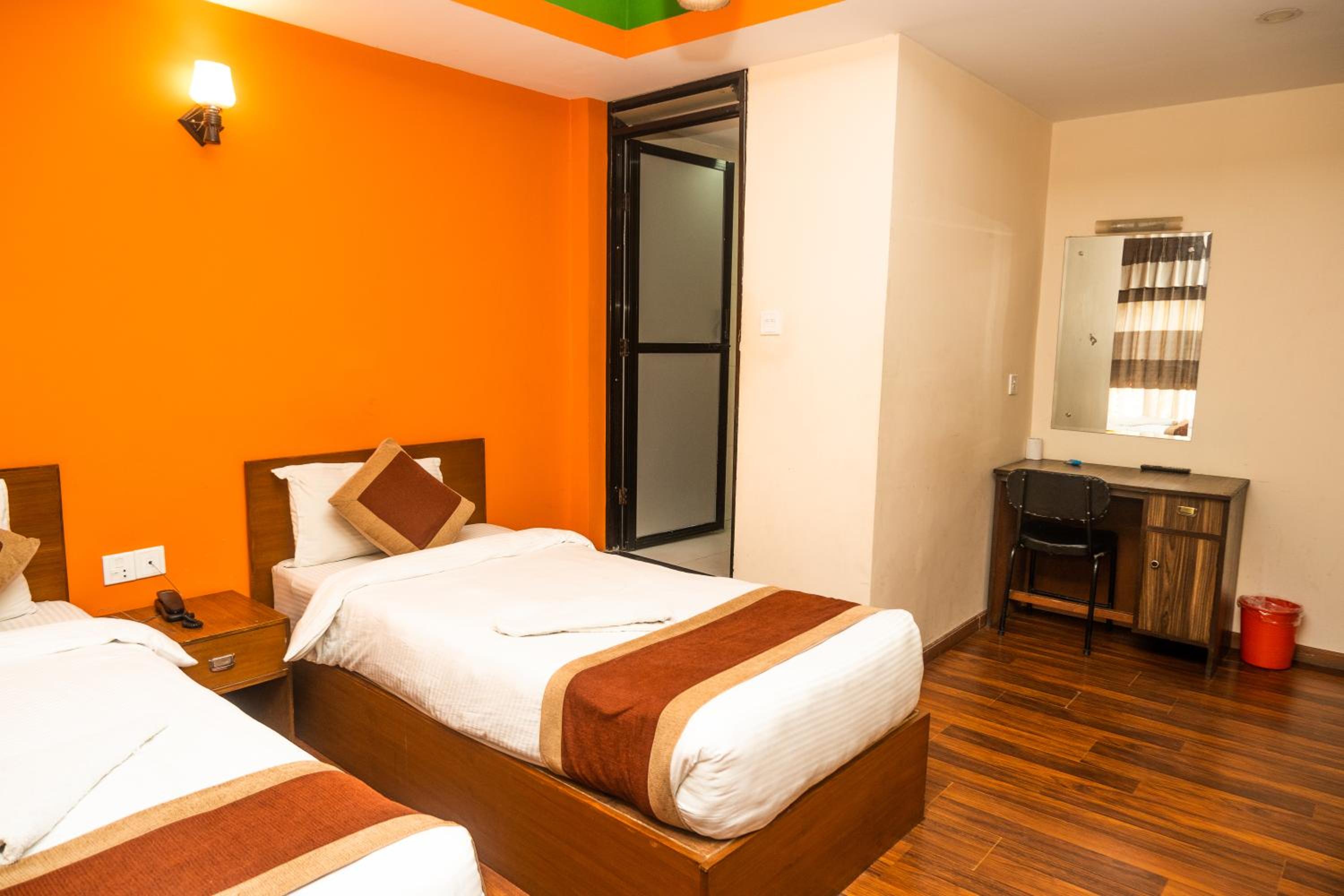 Budget Twin Room - Photo 1
