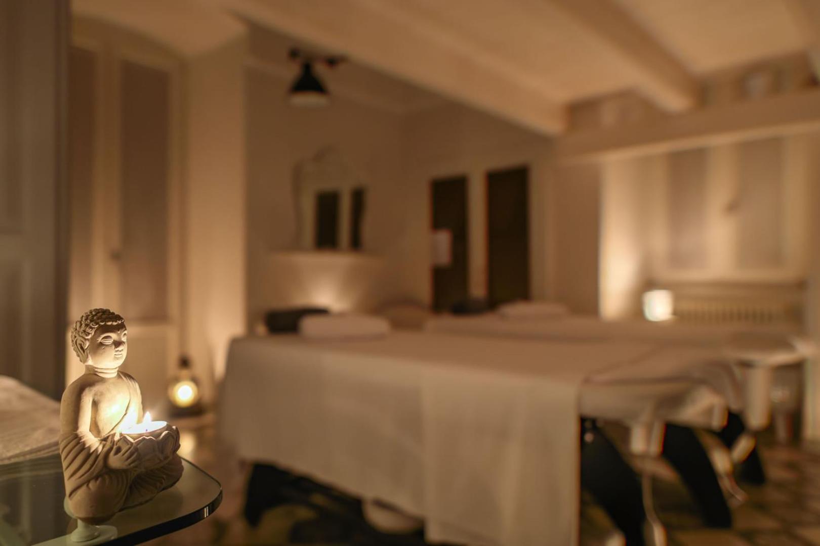Deluxe King Suite - Photo 5