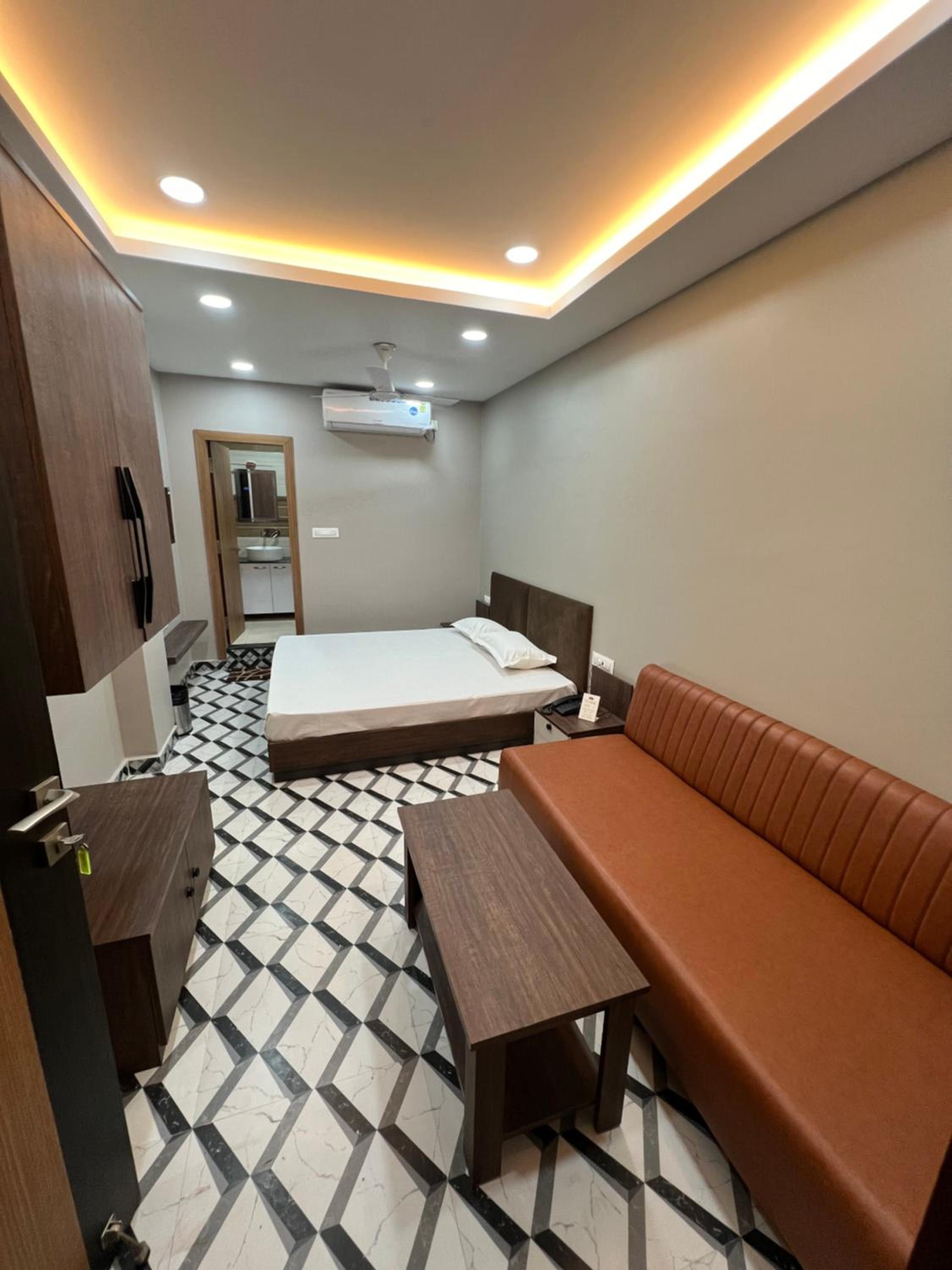 Deluxe Double Room with Bath photo 2