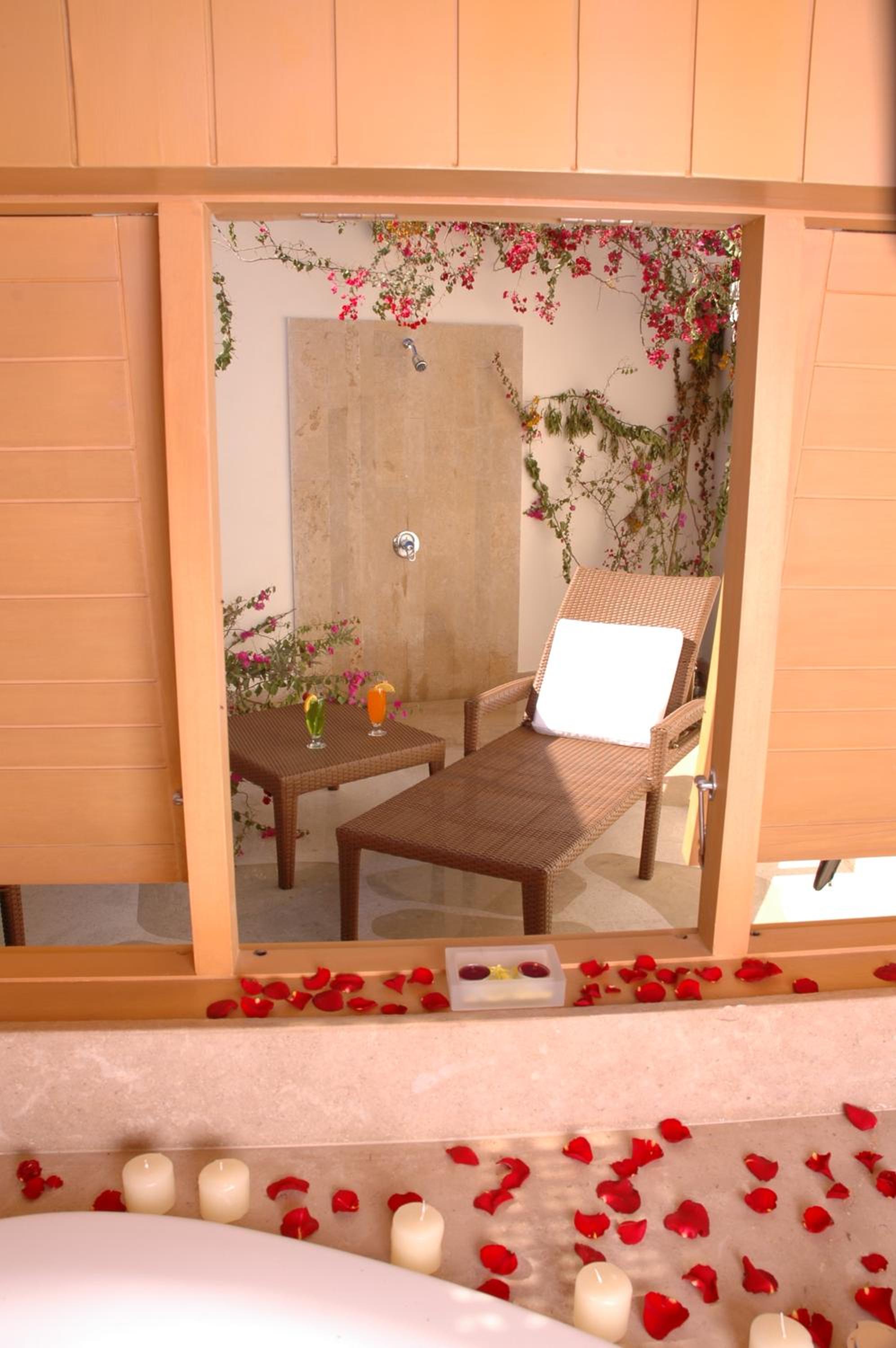 Deluxe Room with Terrace and Sea View - Photo 4