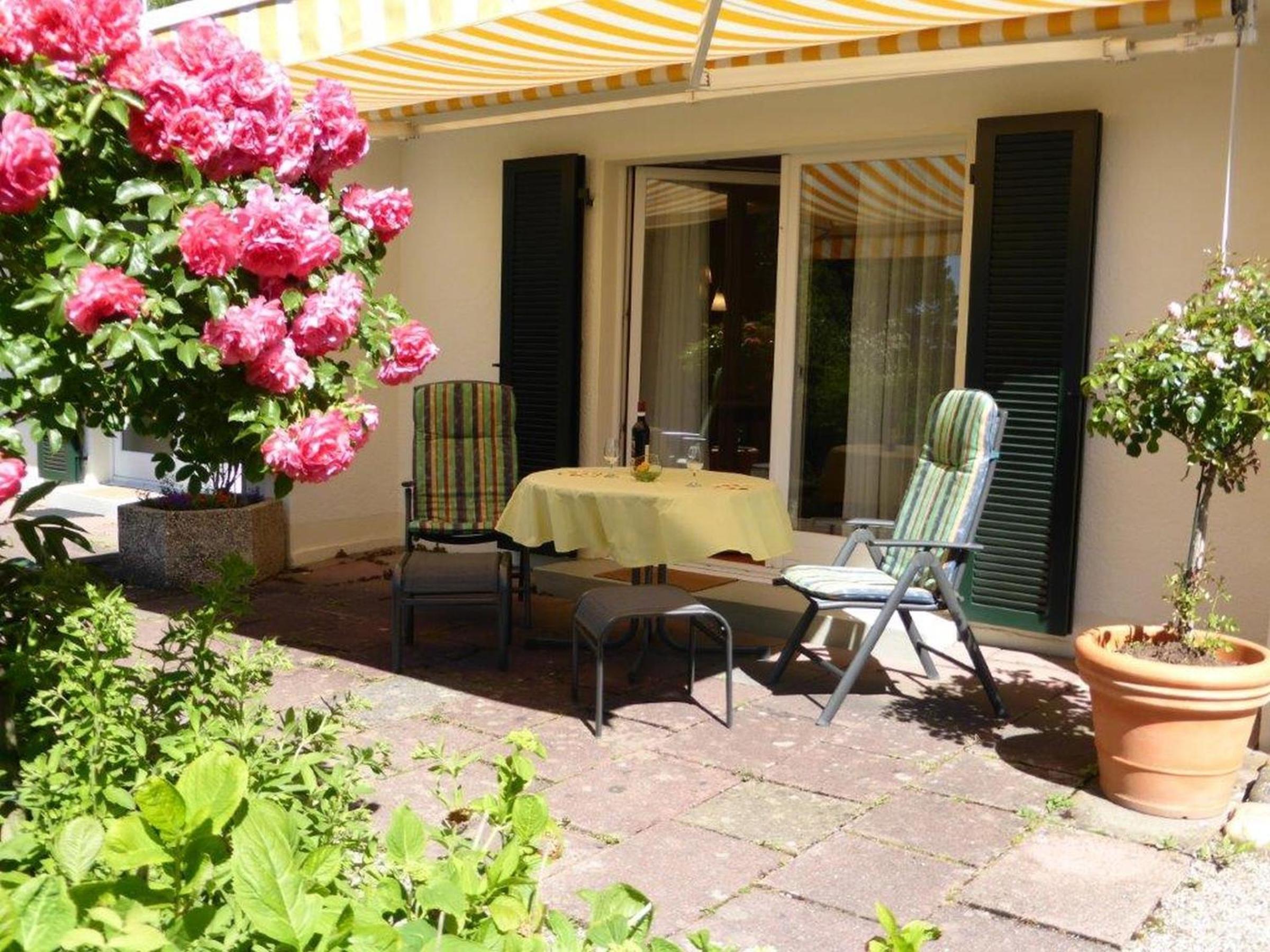 One-Bedroom Apartment with Garden View photo 3