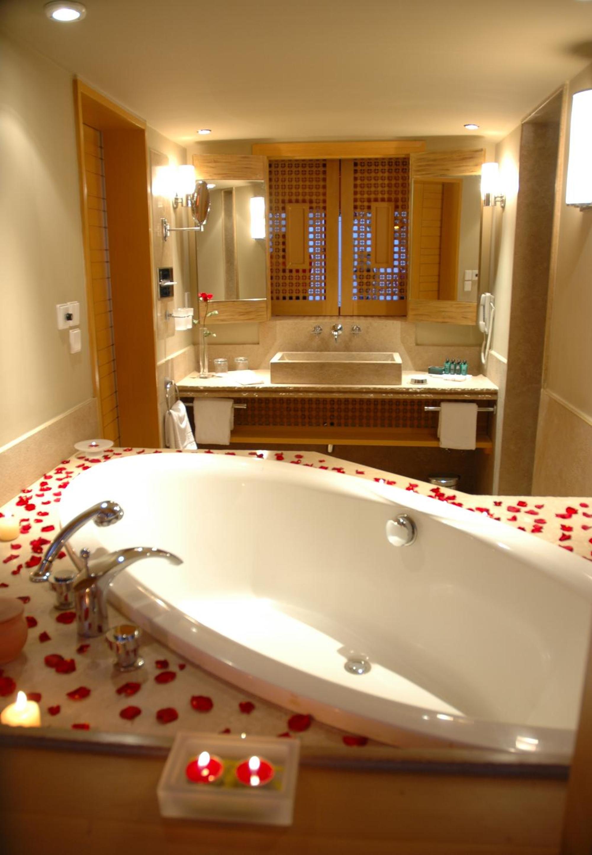 Deluxe Room with Terrace and Sea View - Photo 7
