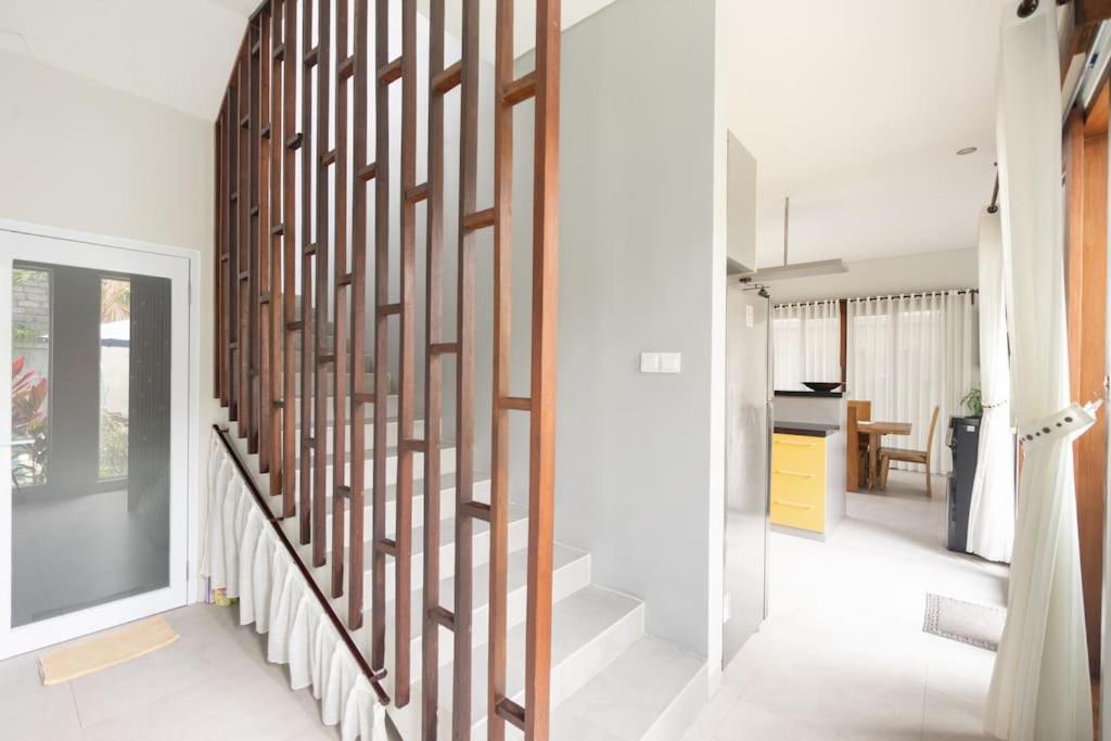 Three-Bedroom House photo 3