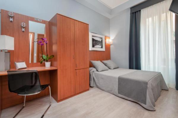 Single Room With Bathroom