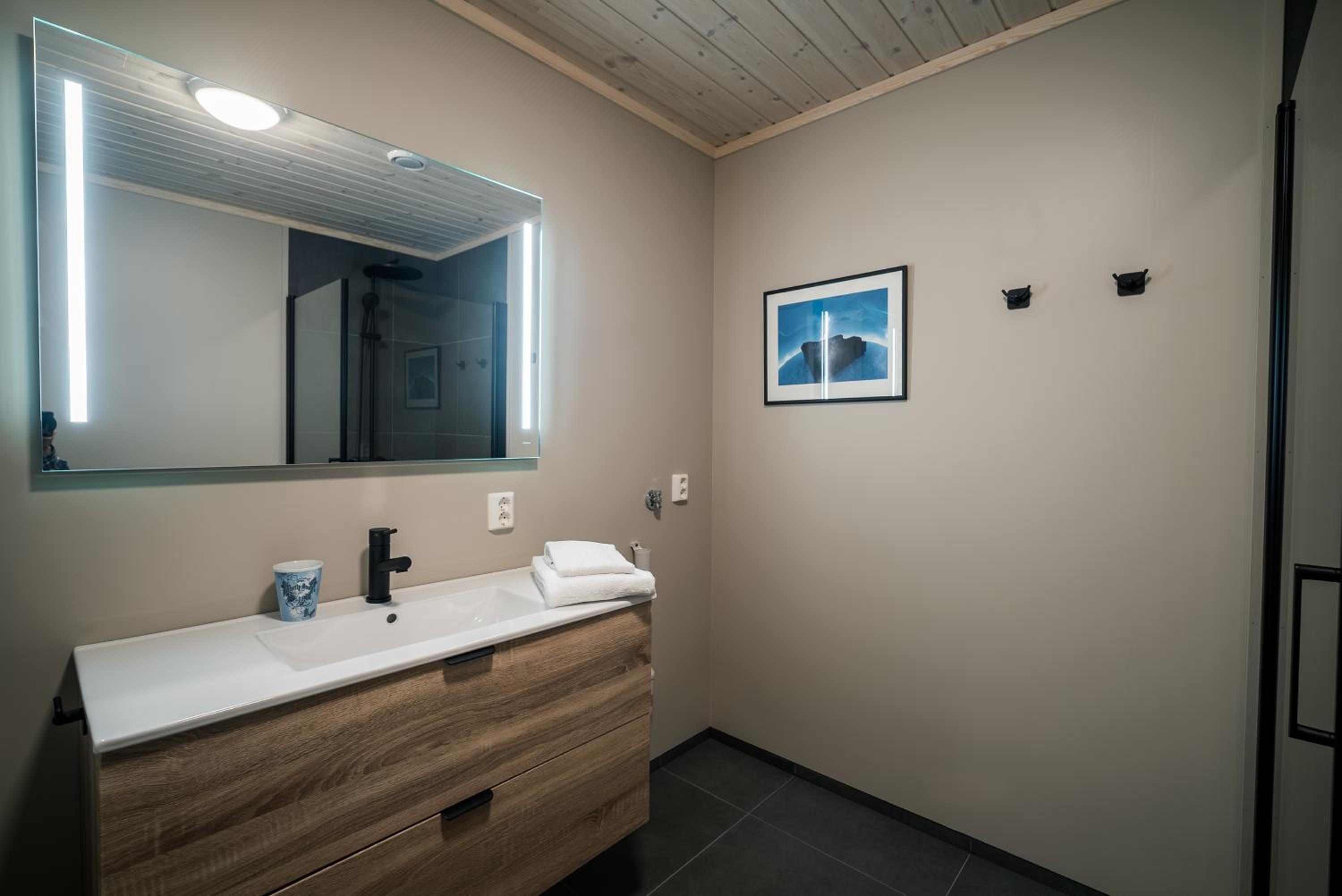 Two-Bedroom Apartment - Photo 5
