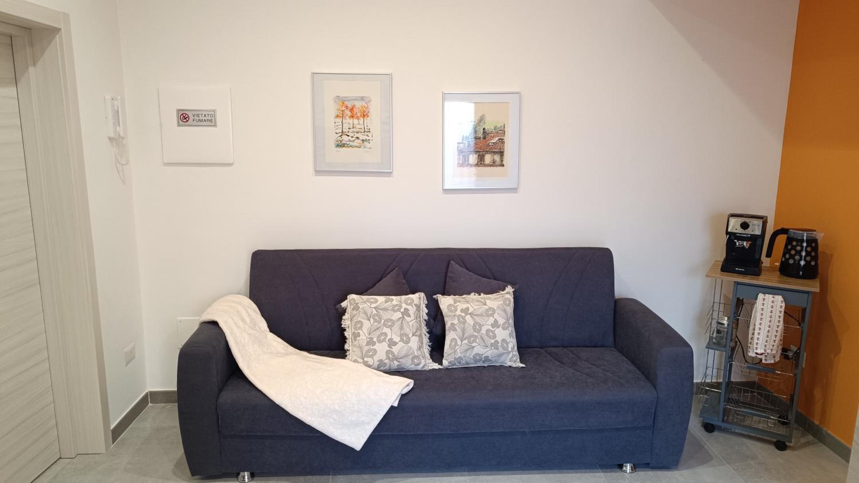 One-Bedroom Apartment photo 1