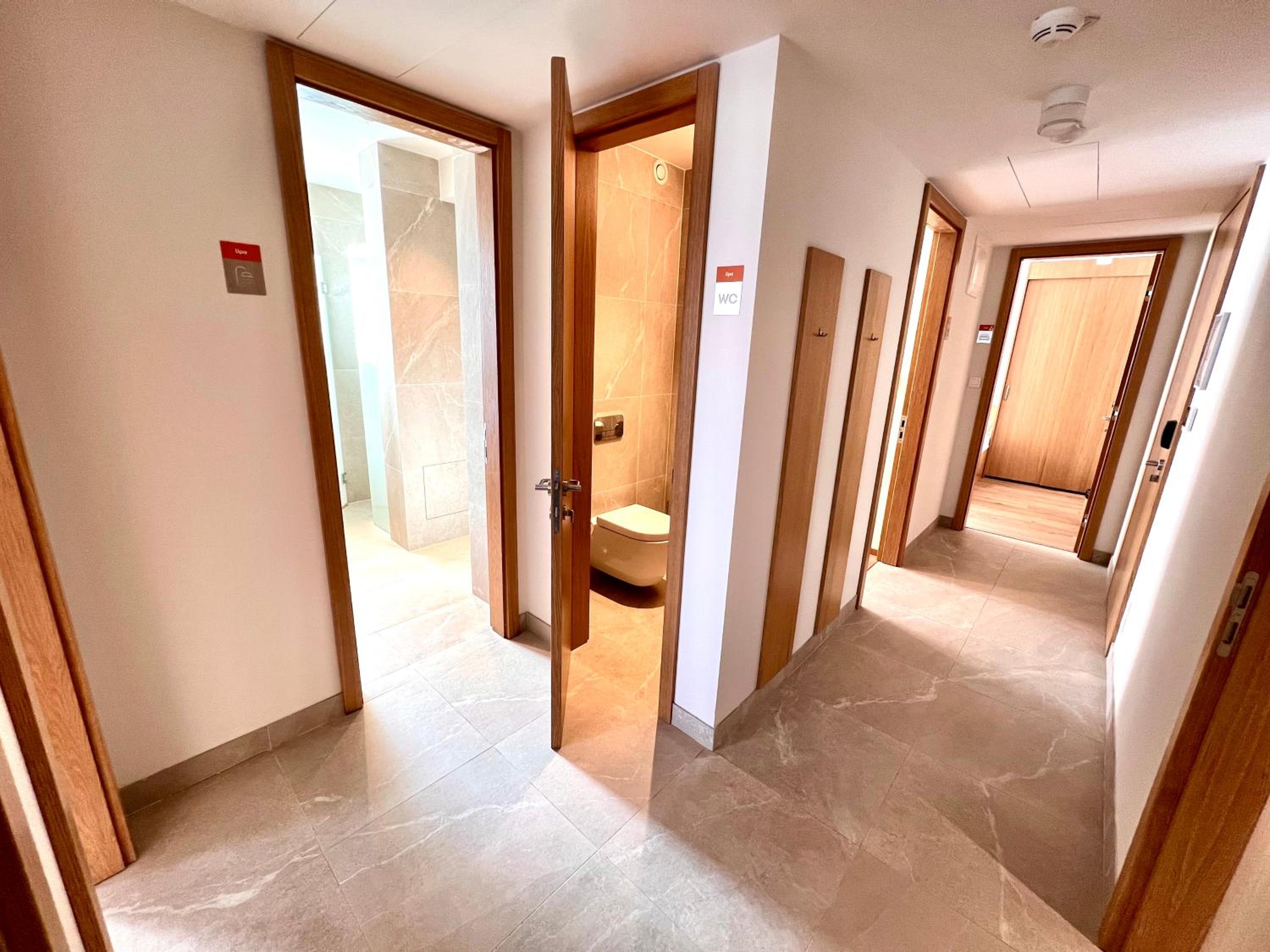 Twin Room with Shared Bathroom photo 3
