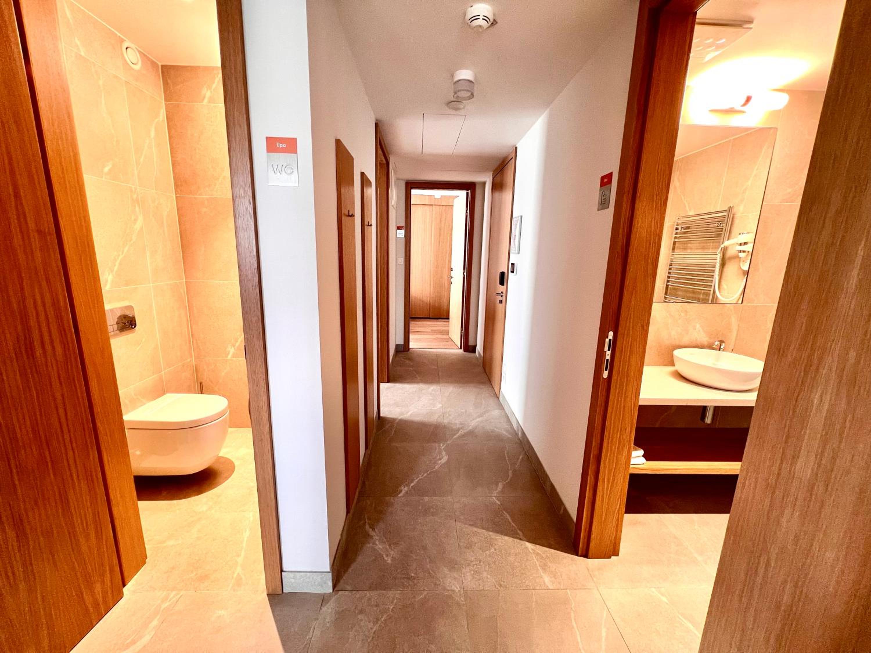 Single Room with Shared Bathroom photo 1