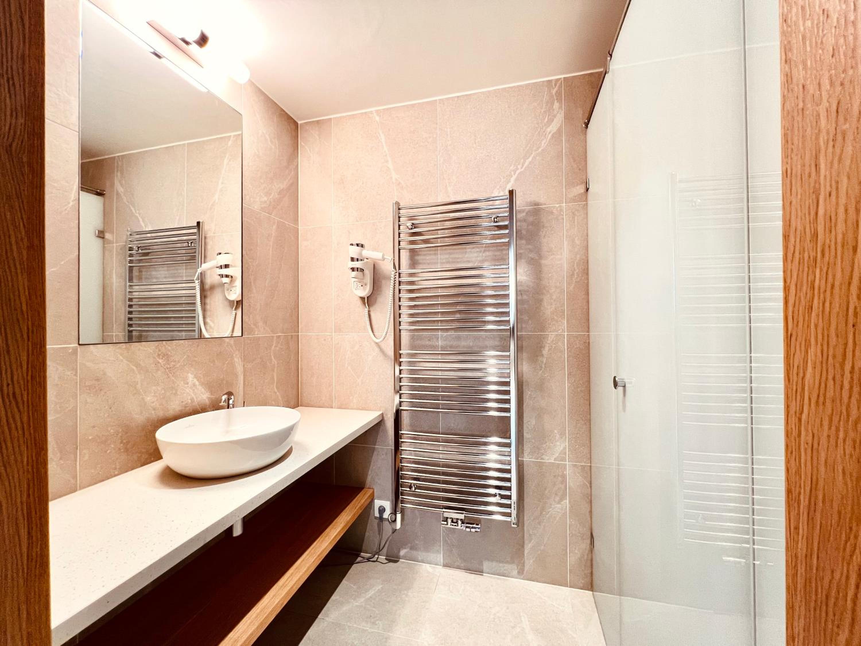 Single Room with Shared Bathroom photo 2