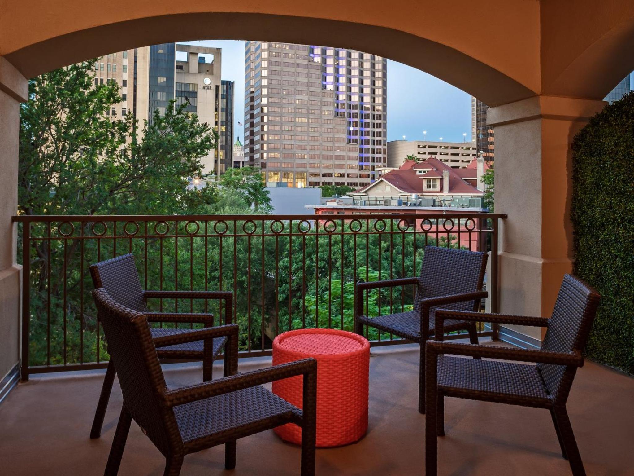 Premium King Room with Balcony - Photo 2