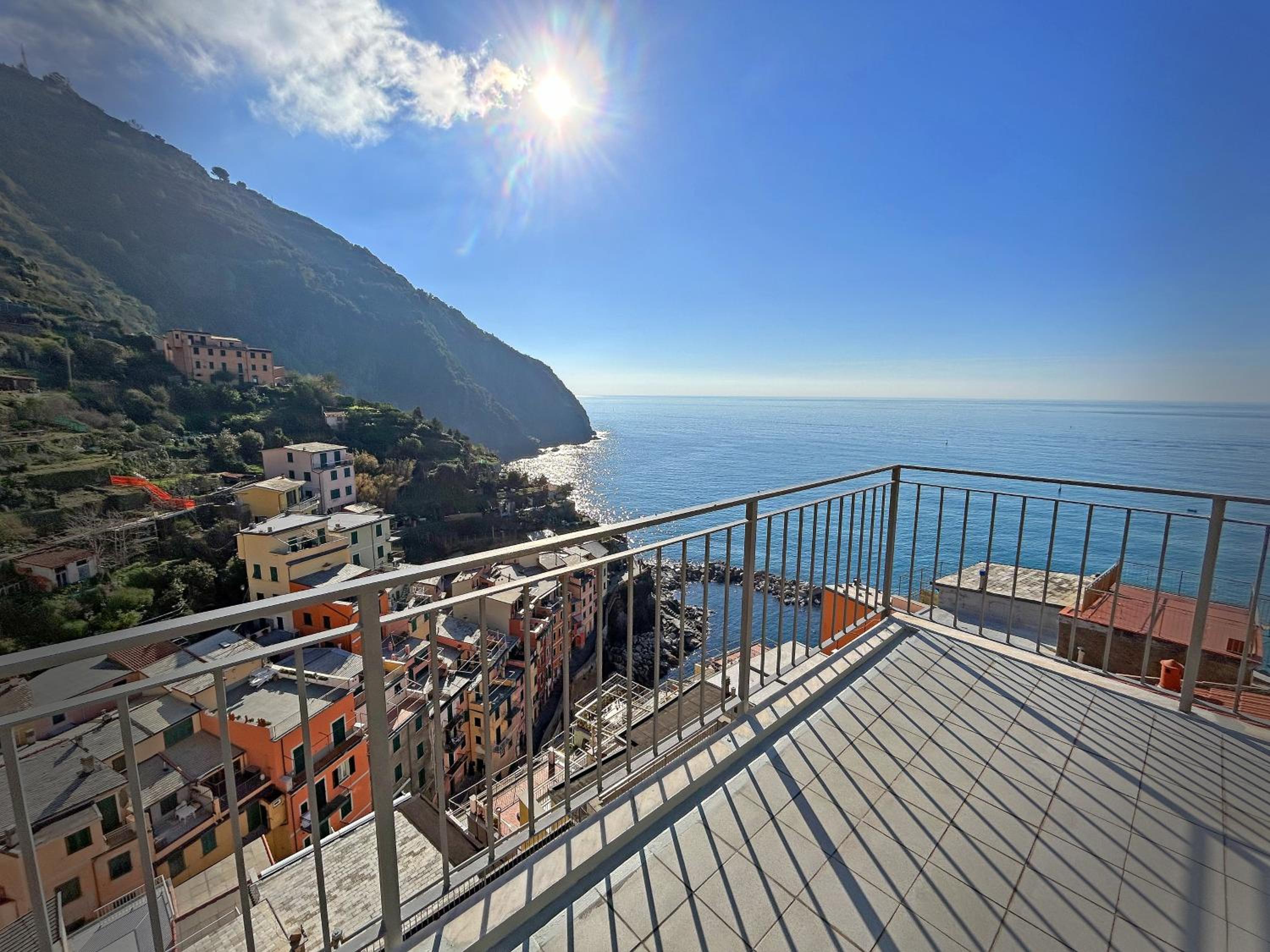 Quadruple Room with Sea View - Photo 4