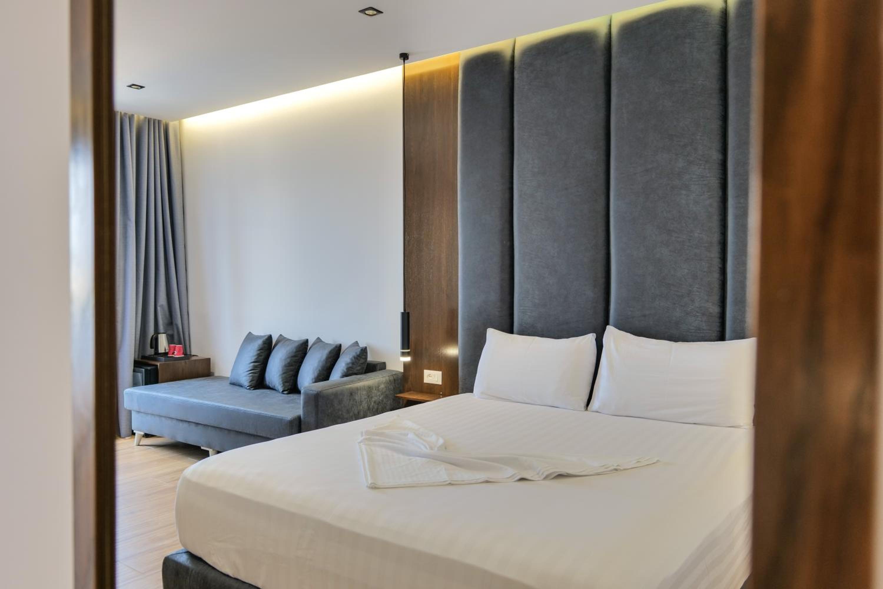 Suite with Hot Tub