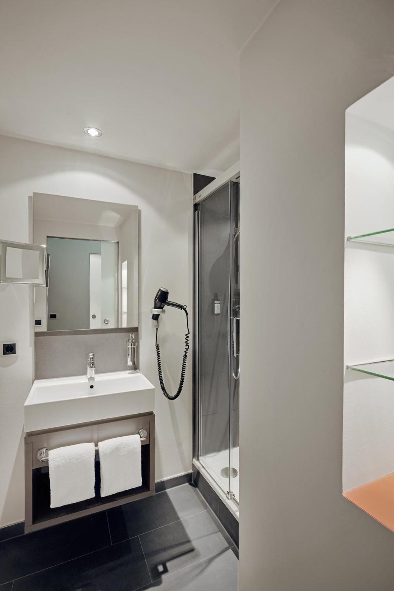 Double Room with Garden View - Photo 4