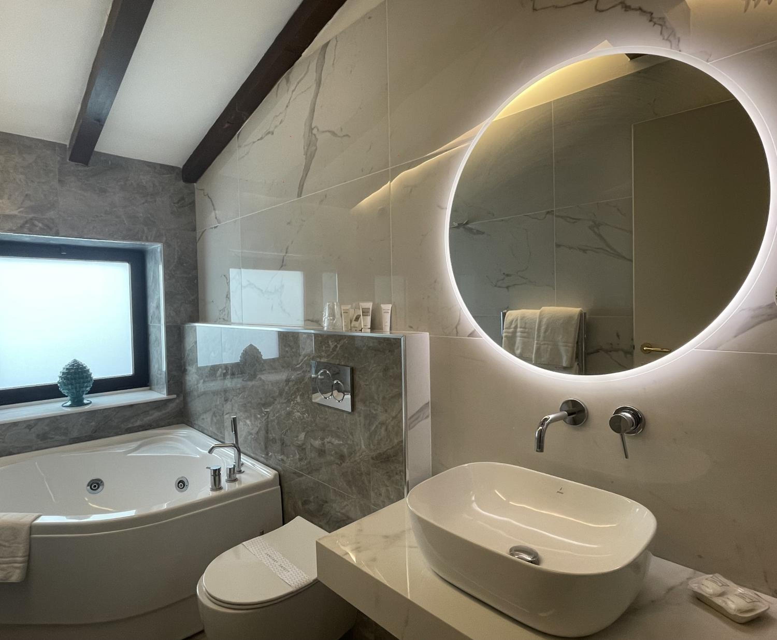 Suite - Photo 4