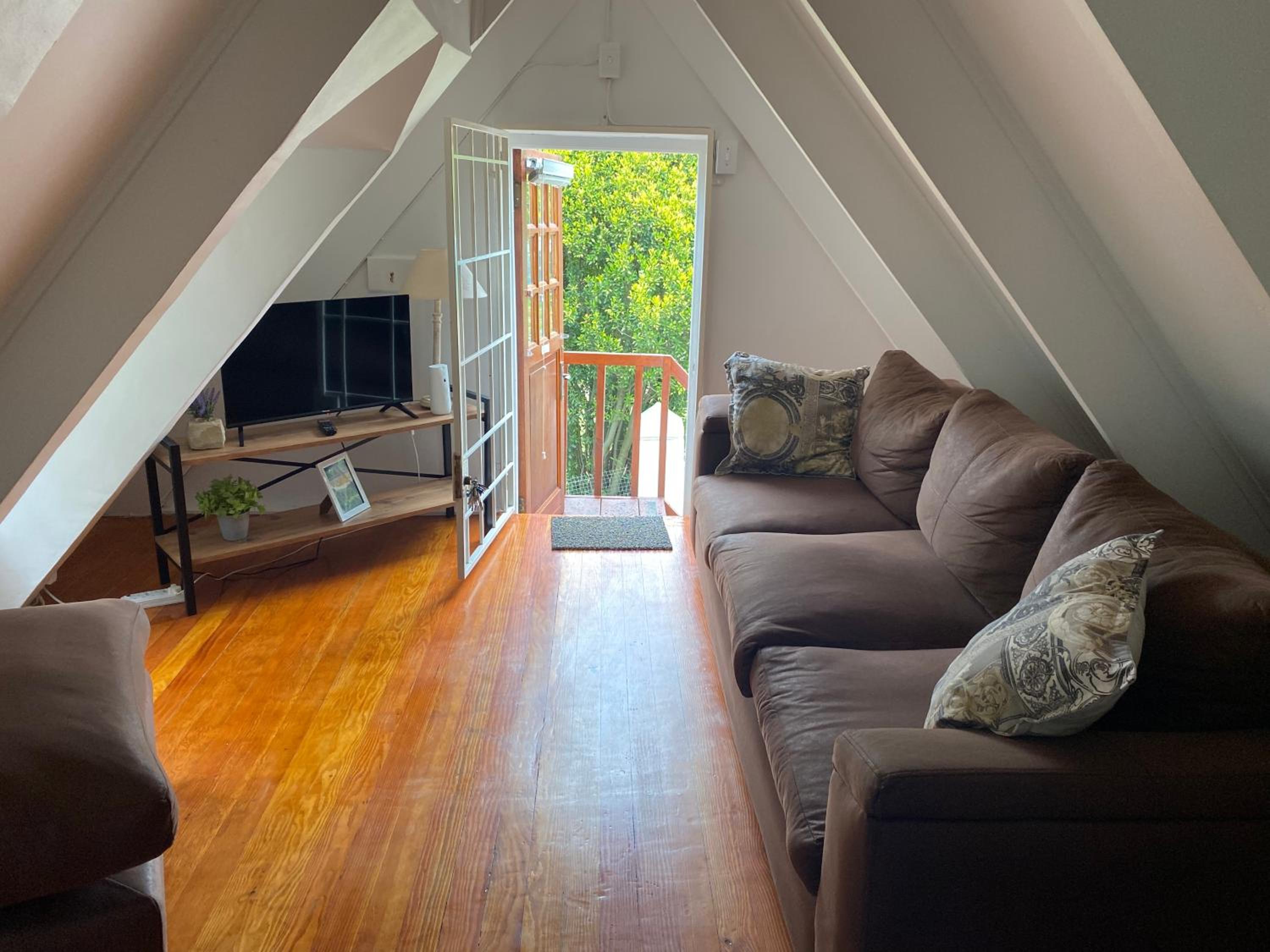 Cara's Cozy Loft photo 1