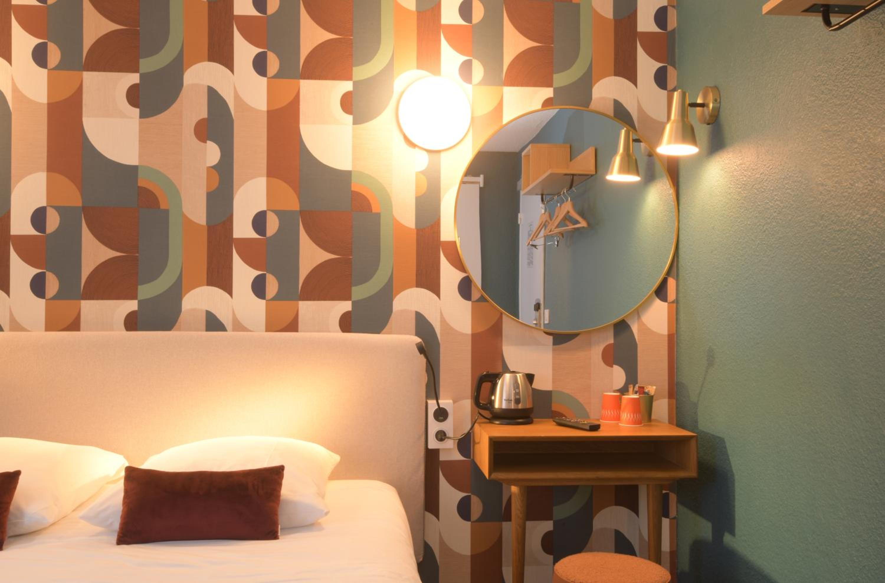Chambre Lit Queen-Size Elegance