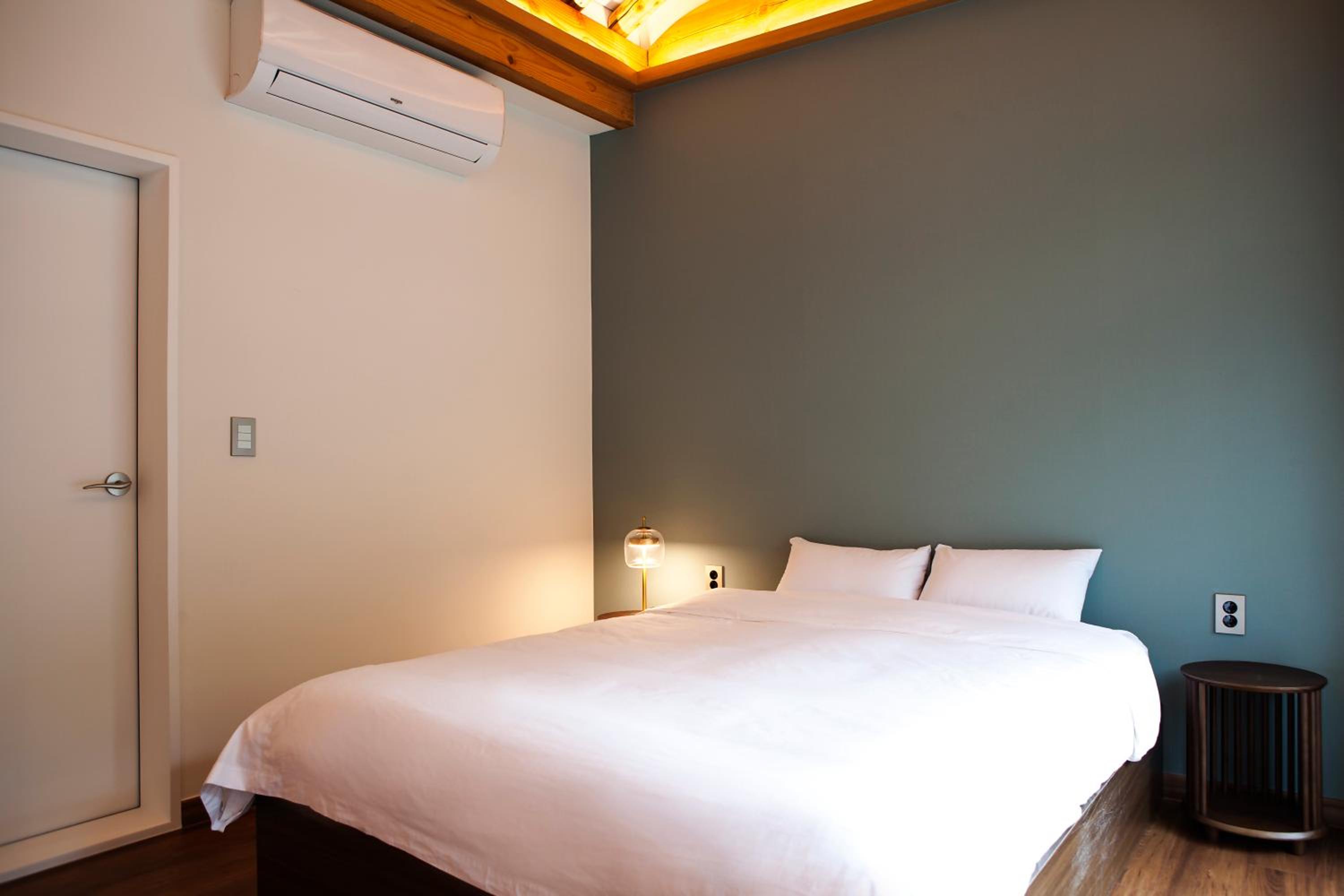 [Ha-nuel1] Modern Hanok Two-bedroom Luxury Suite: Mountain View photo 3