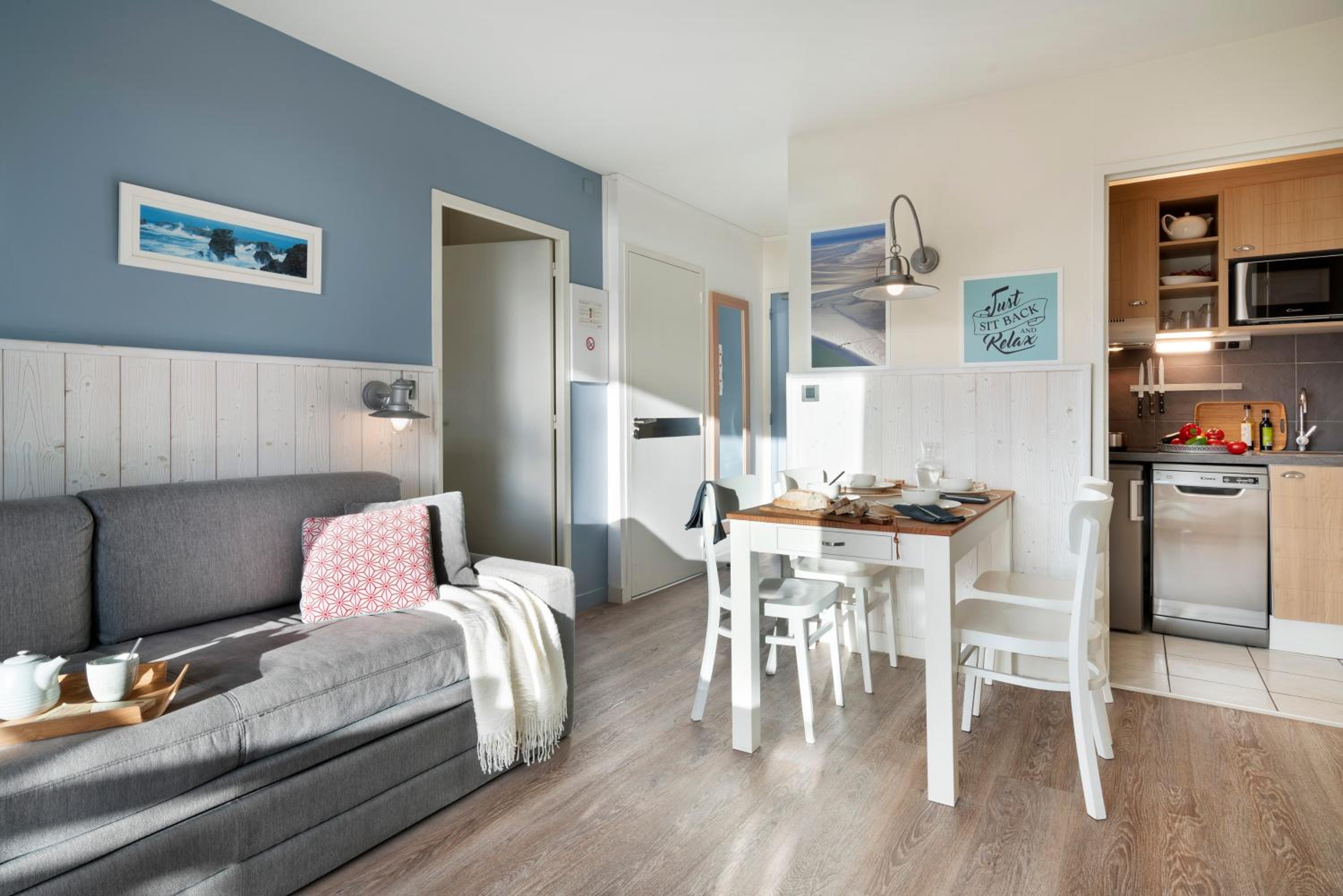 One-Bedroom Apartment with Terrace or Balcony (4 People) - Sea View photo 2