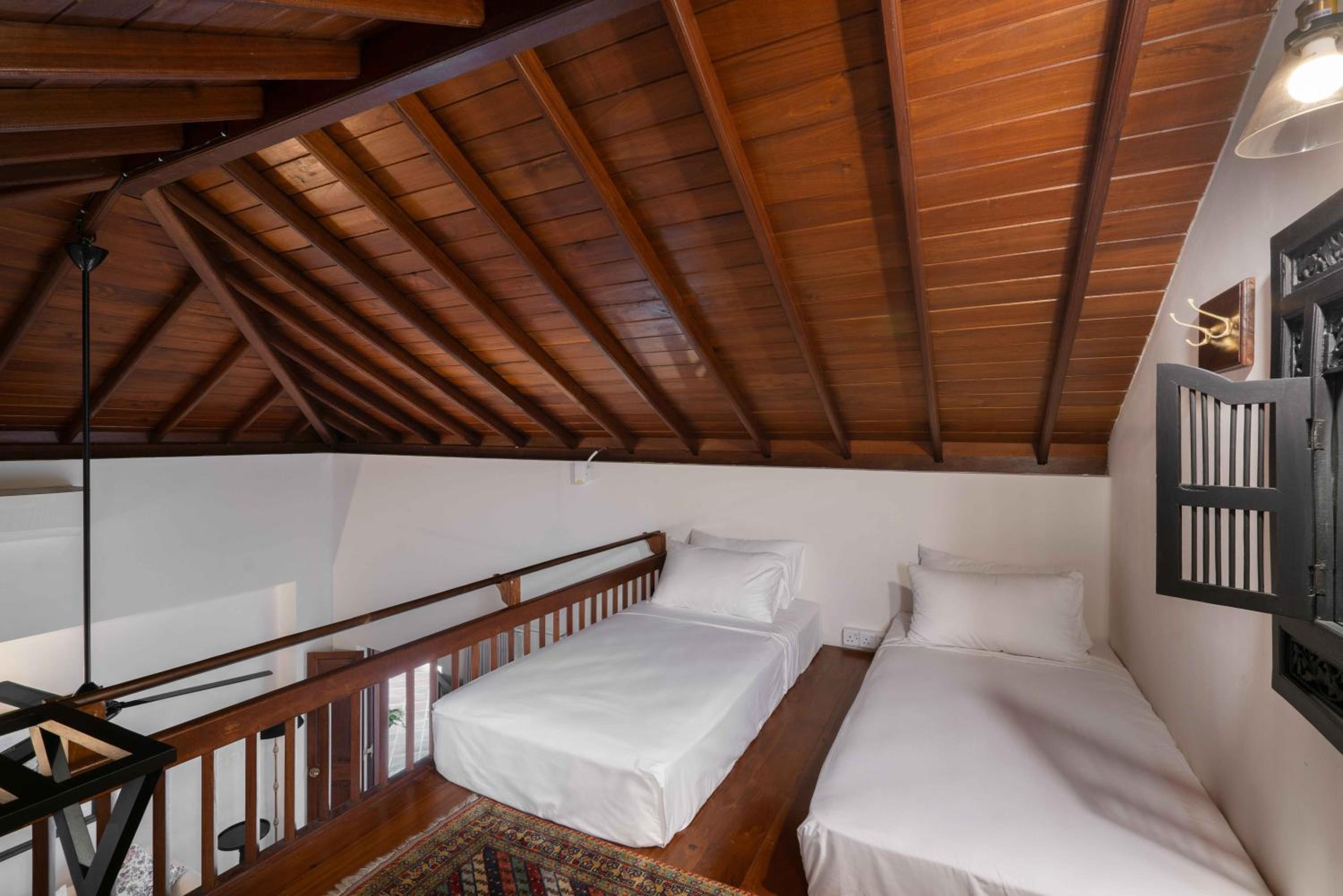 Master Room - Photo 8
