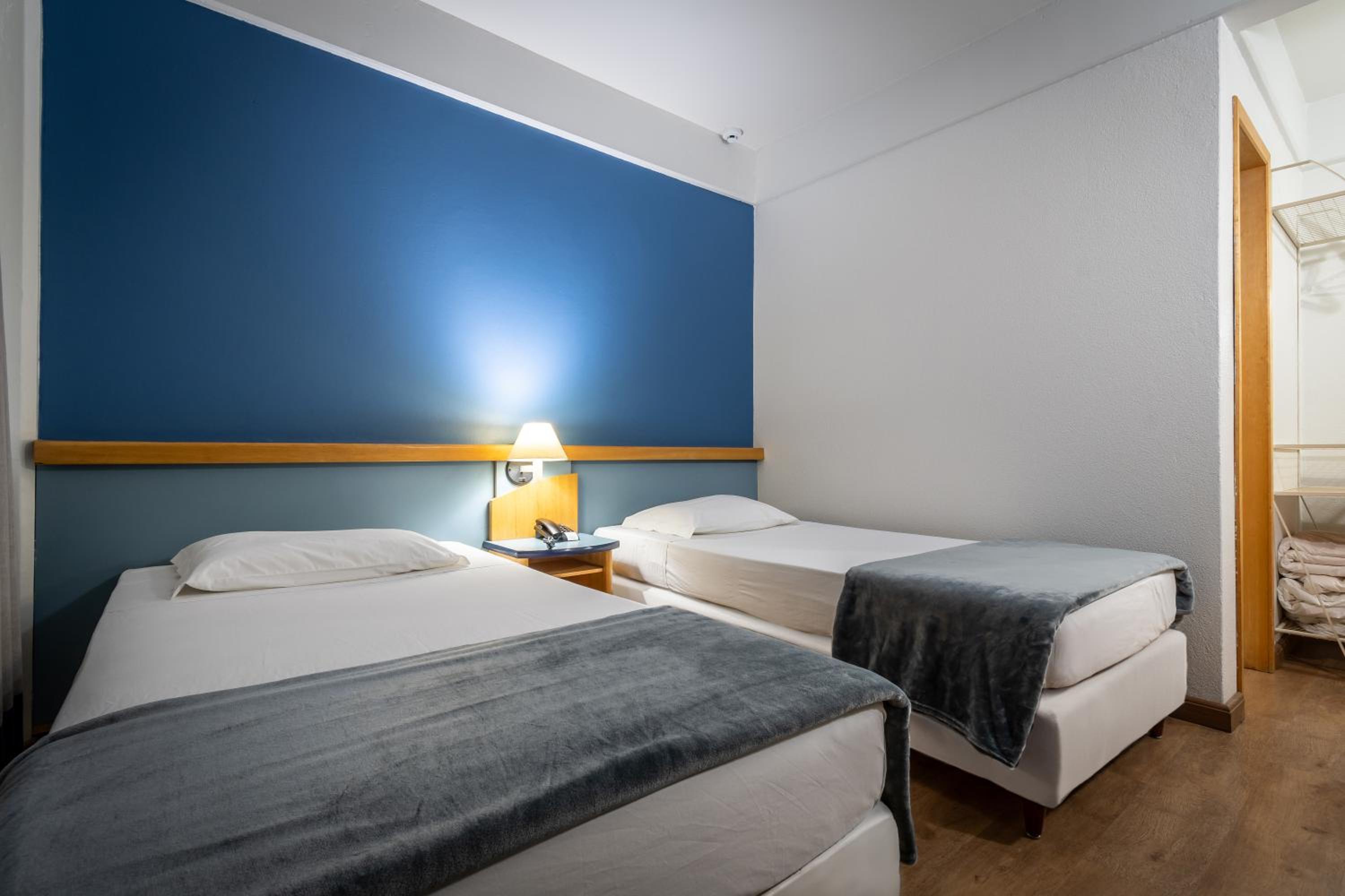 Standard Twin Room photo 2