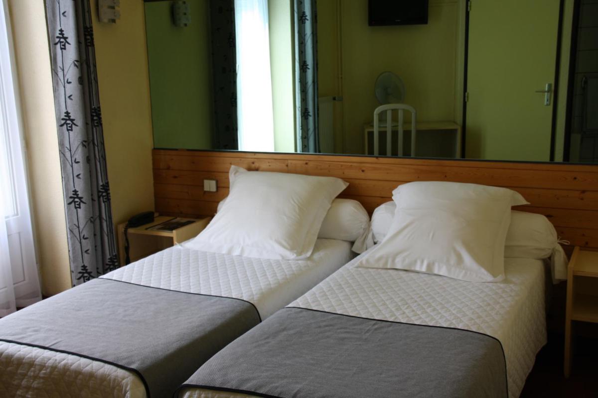 Twin Room - Photo 2