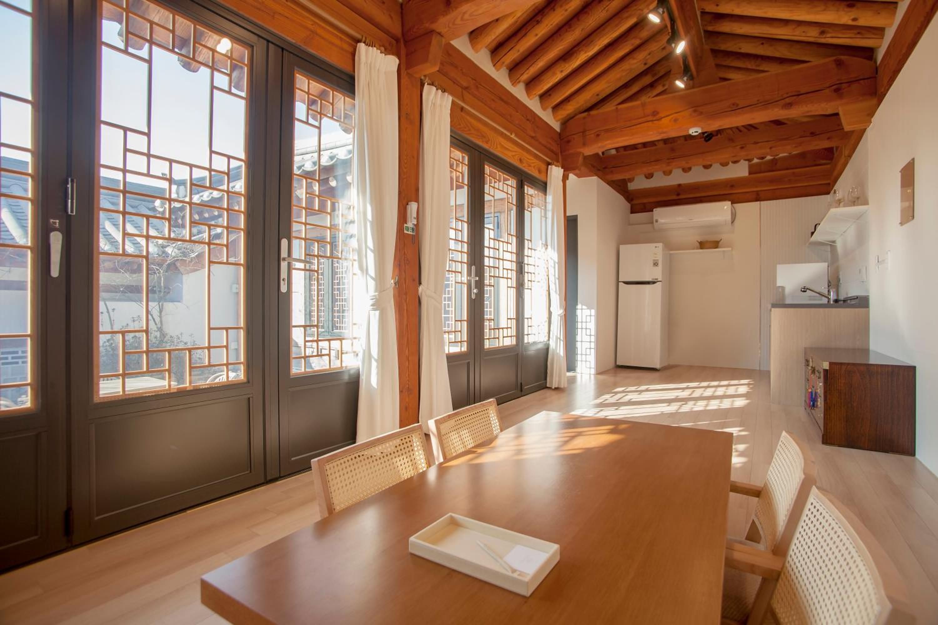 [Pul-kkoch]Hanok Two-bedroom Premier Suite: Garden View
