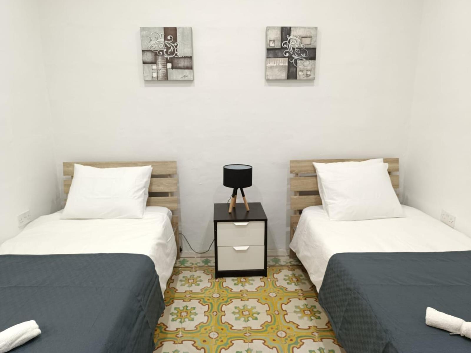 Small Twin Room photo 3