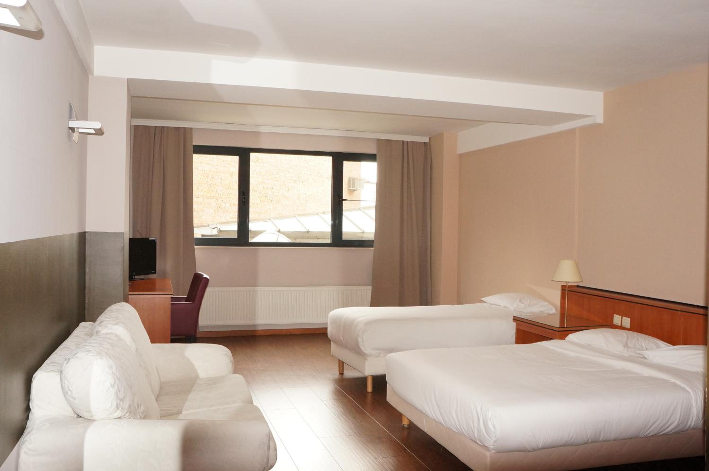 Standard Triple Room photo 3