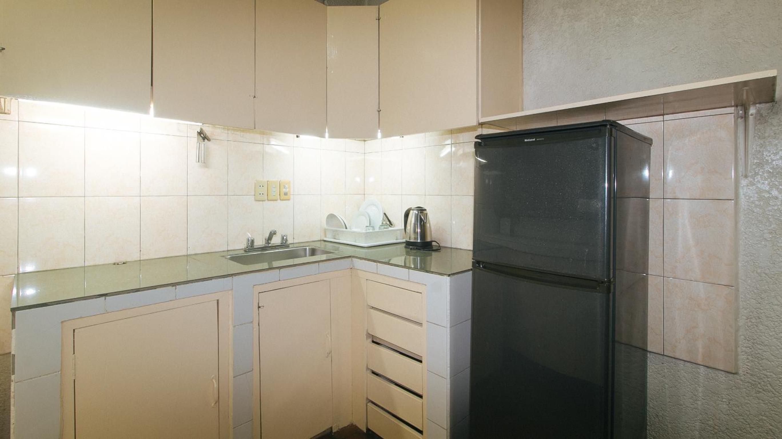 Deluxe Room - Photo 11