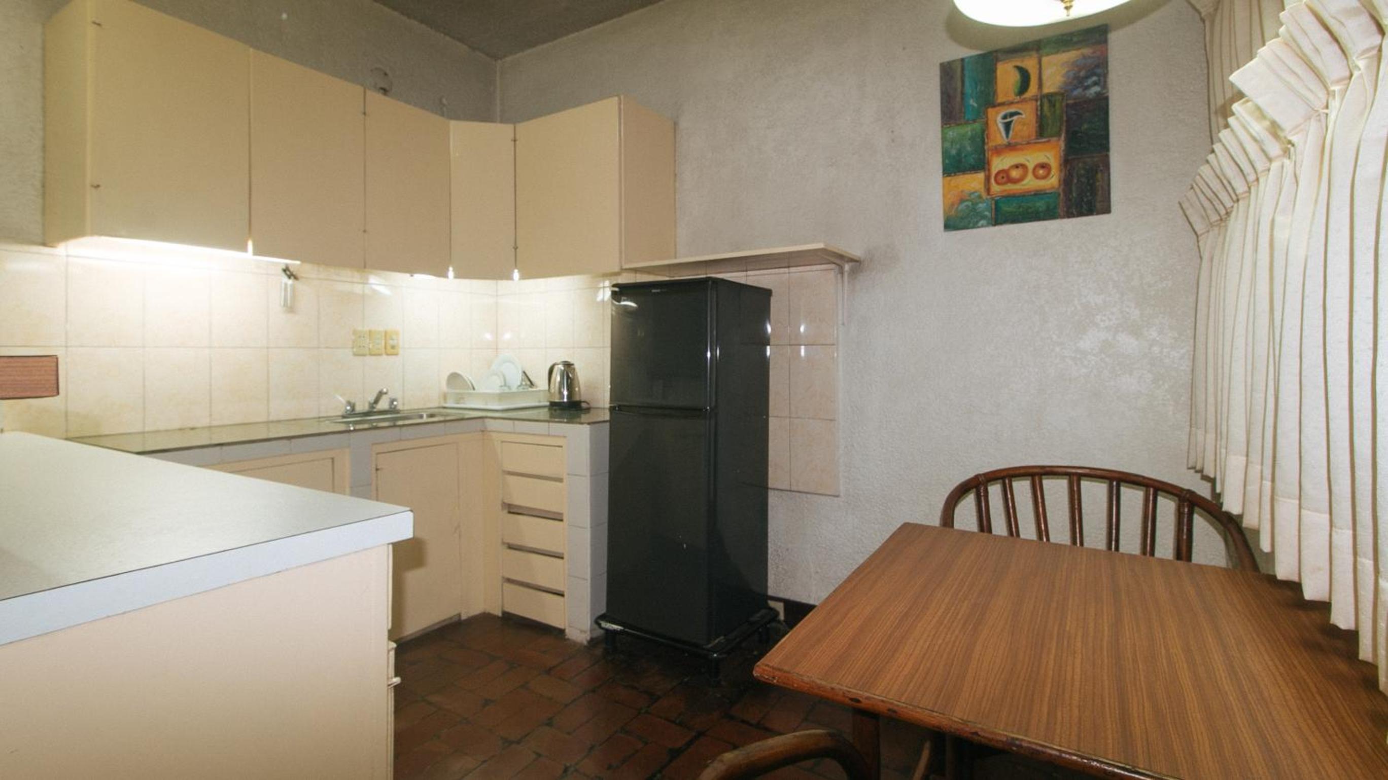 Deluxe Room - Photo 12
