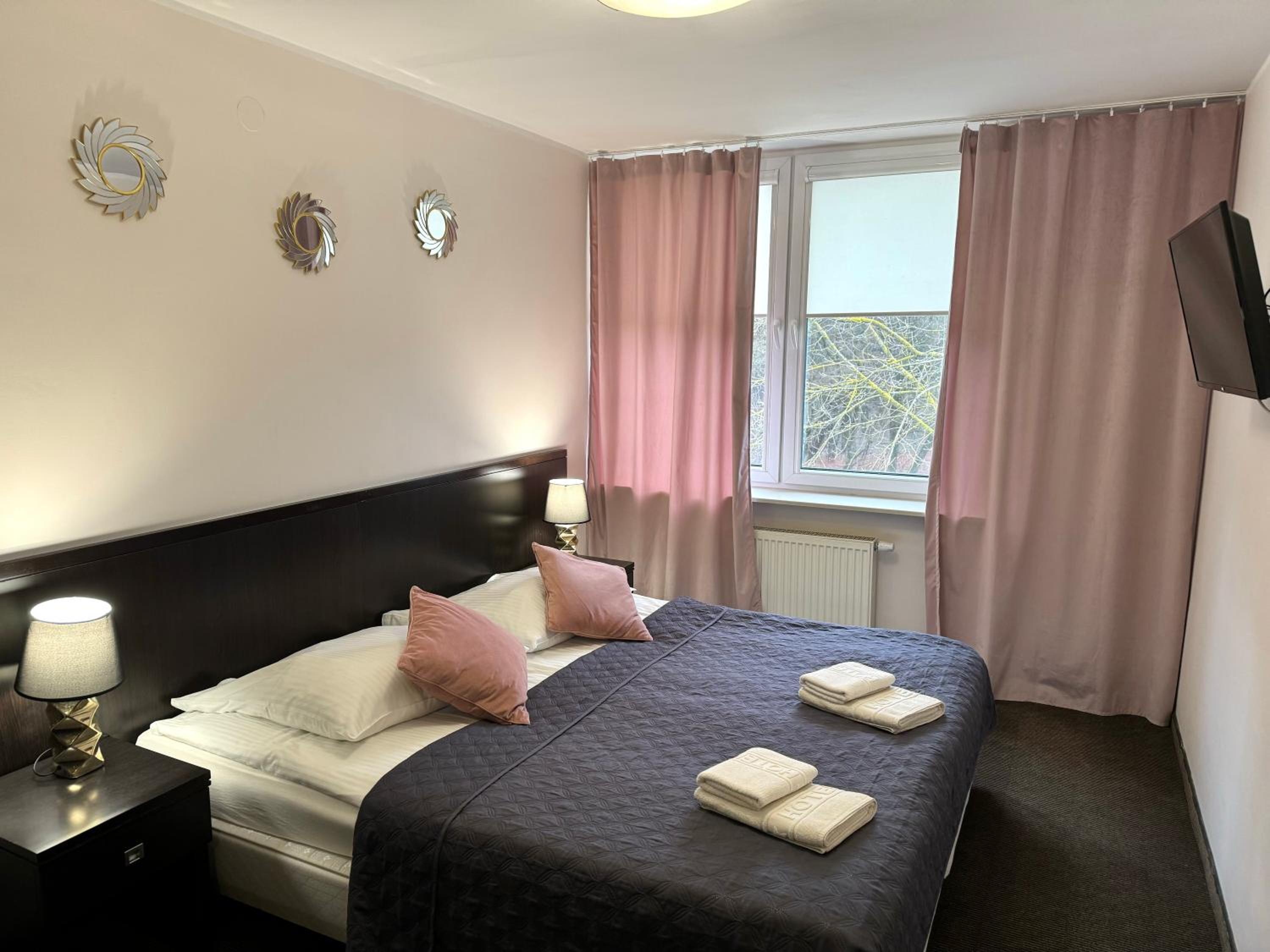Twin Room - Photo 64