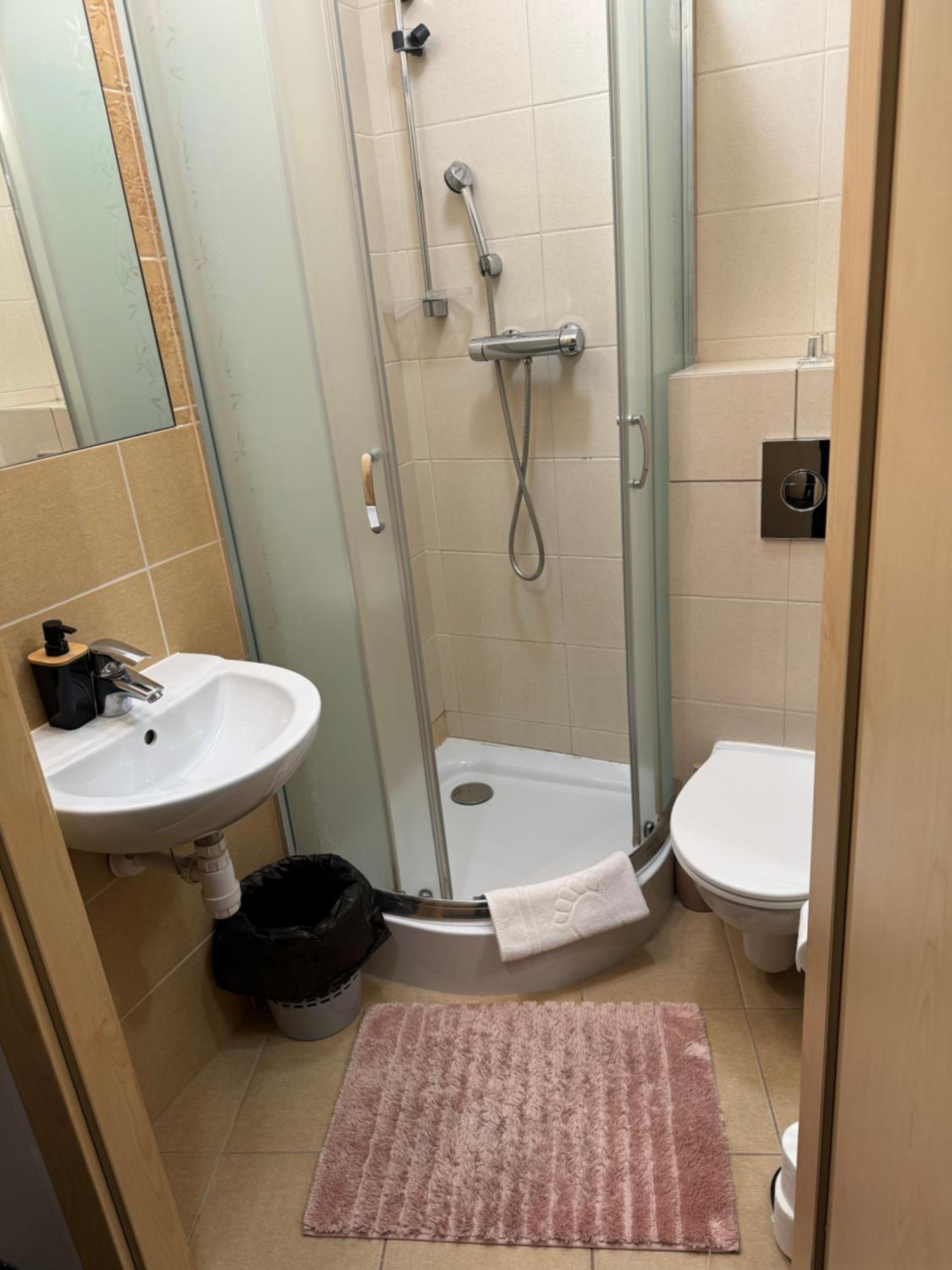 Twin Room - Photo 73