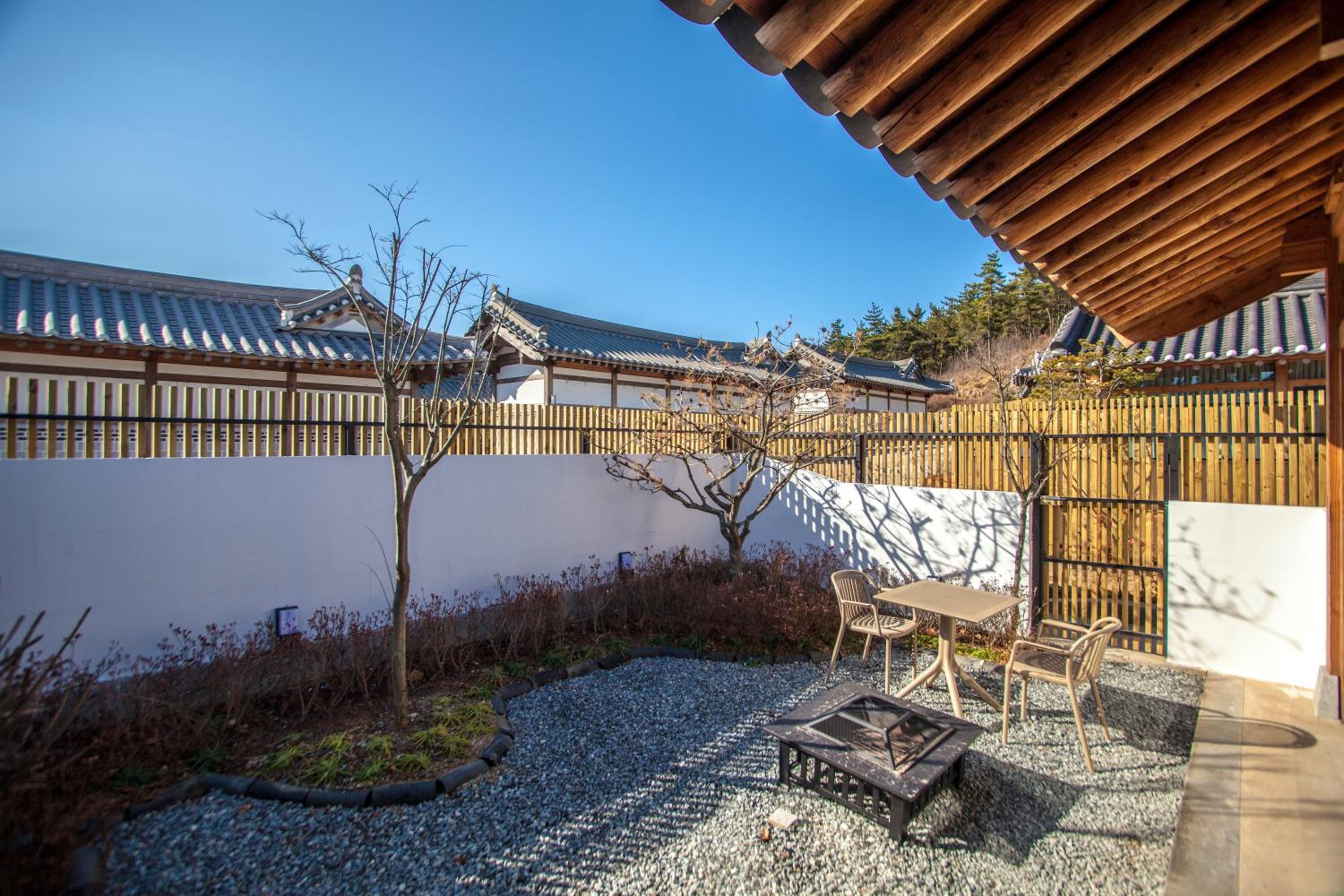 [JakUen-Guruem]Modern Hanok Studio Suite: Garden View photo 2