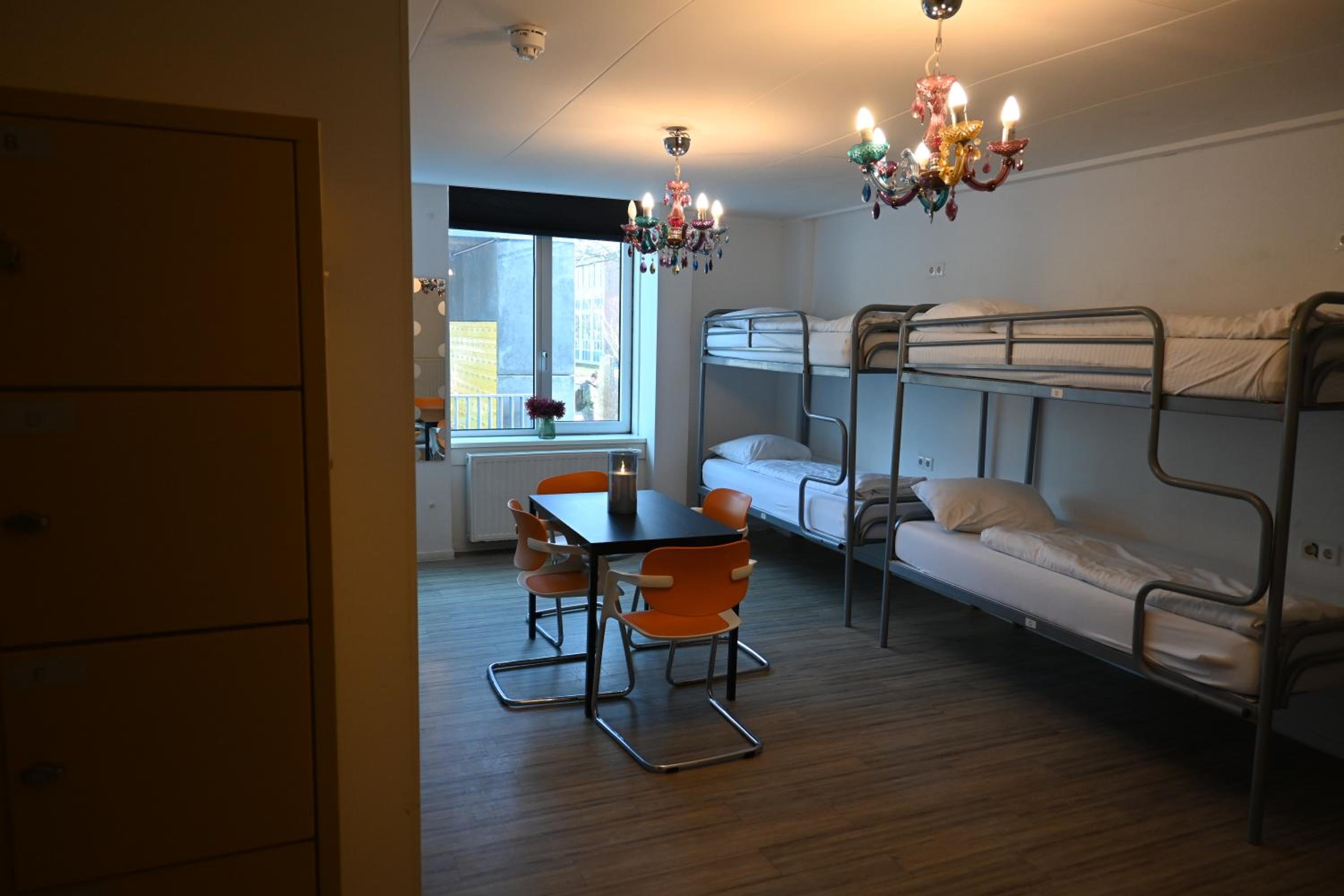Bed in 10-Bed Mixed Dormitory Room photo 1