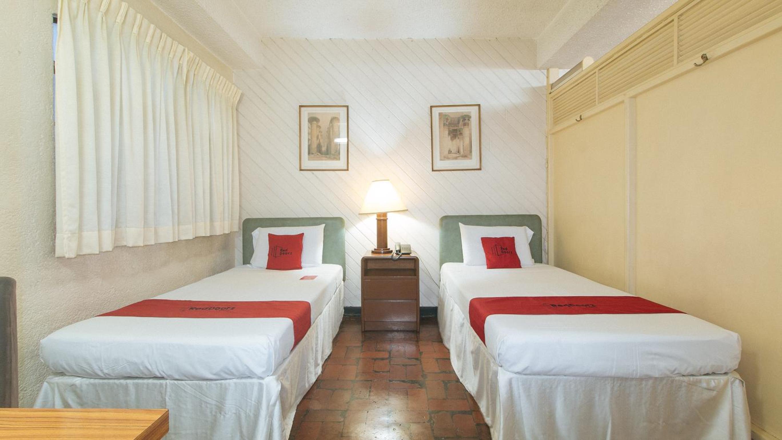Deluxe Twin Room - Photo 1