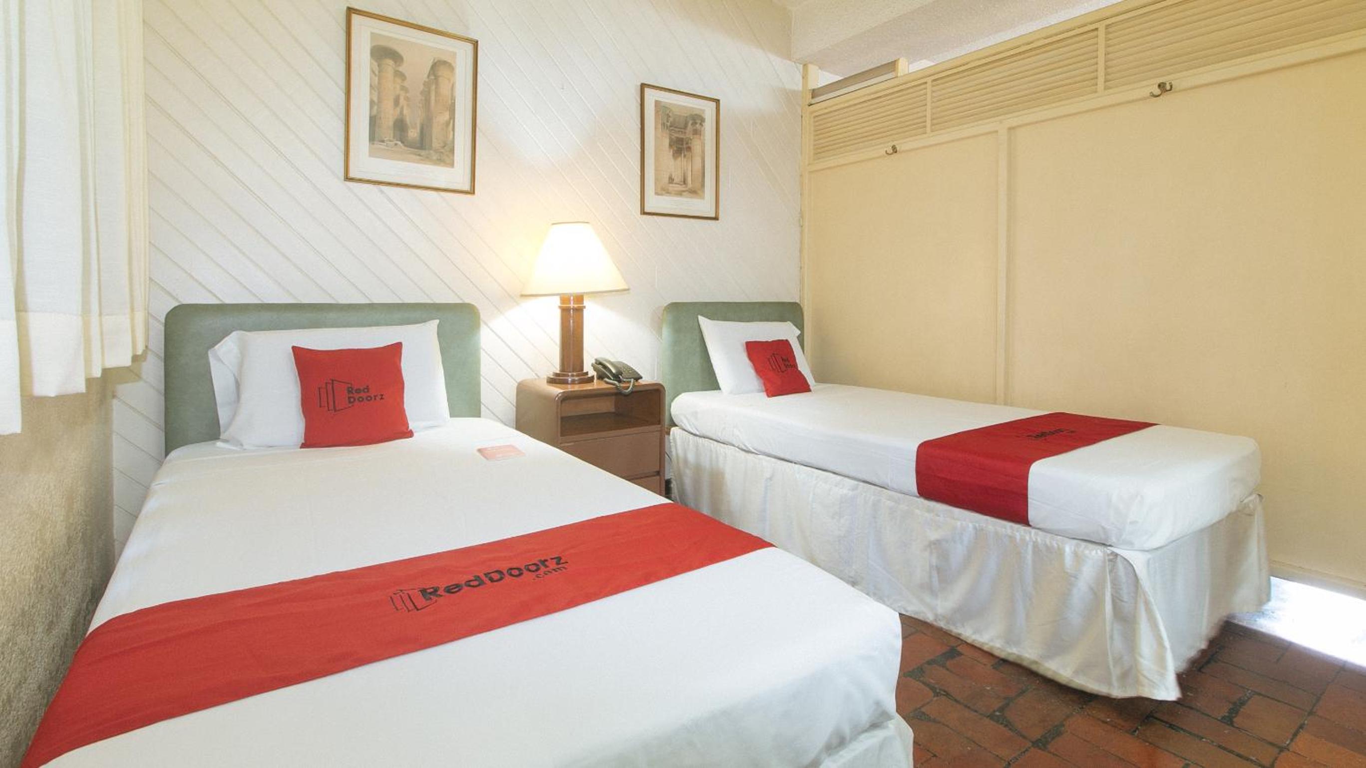 Deluxe Twin Room - Photo 3