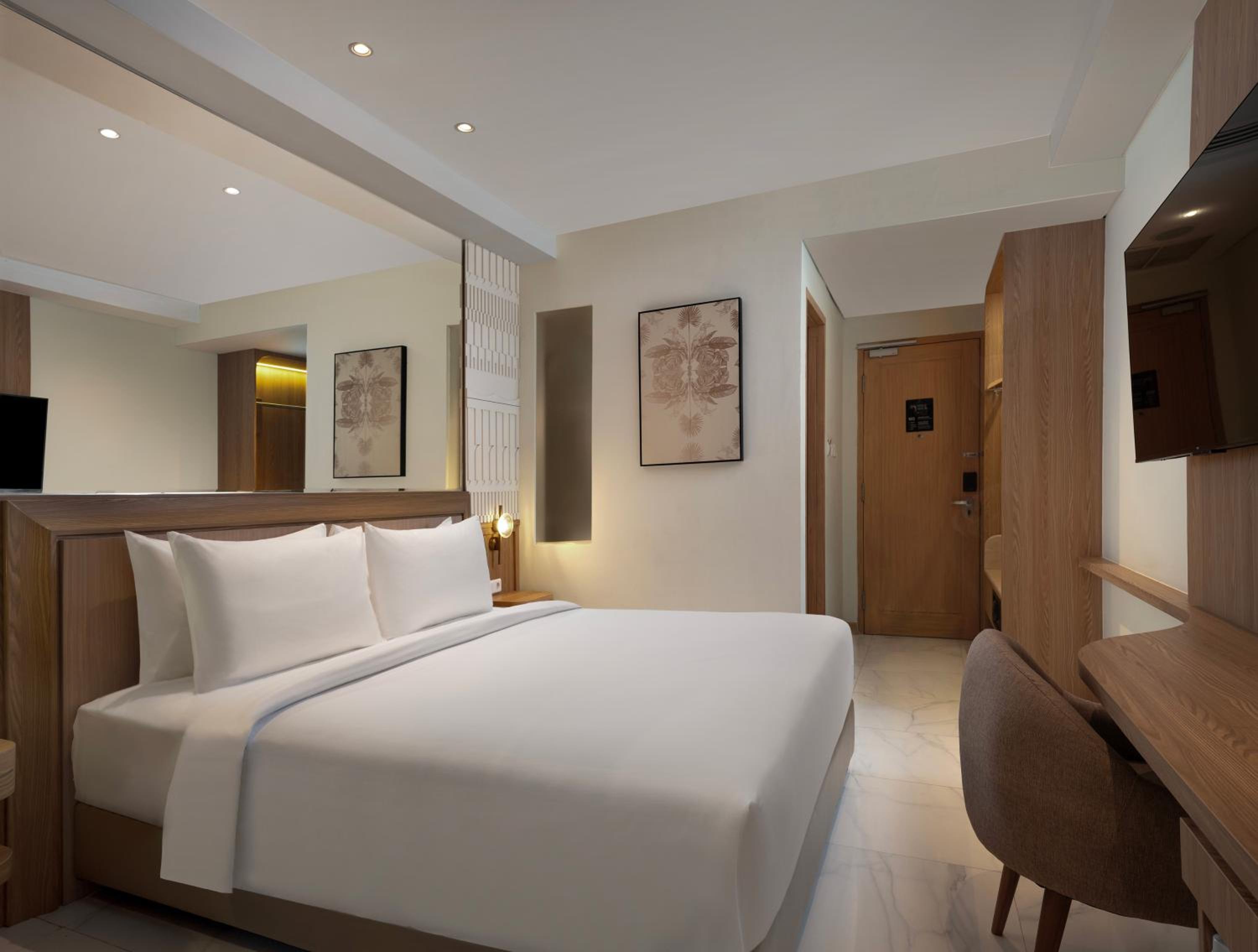 Deluxe King Room photo 3