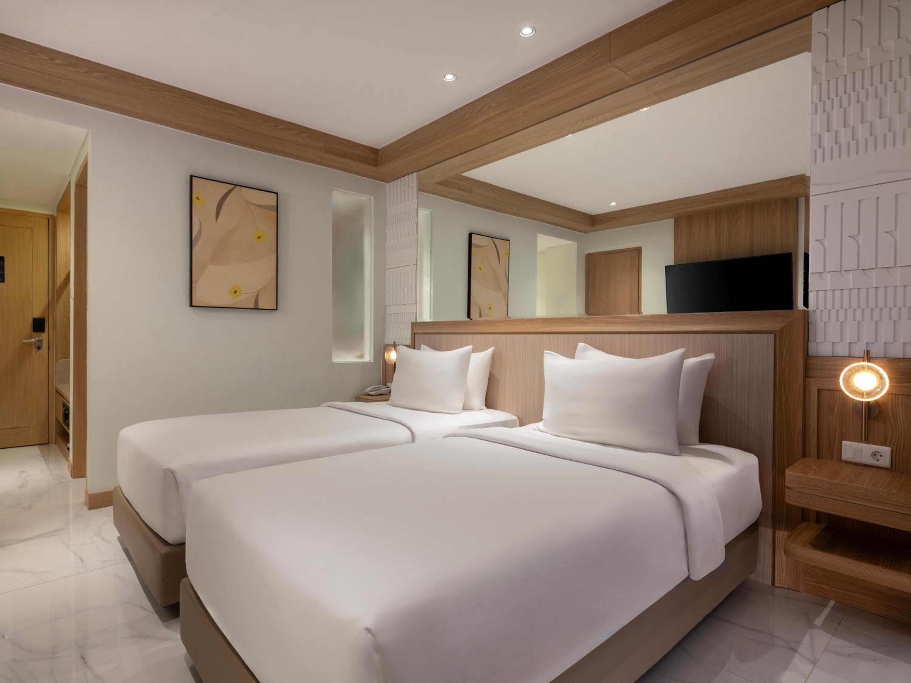 Premier Twin Room photo 2
