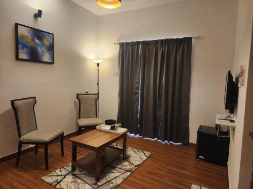 Deluxe Double Room (2 Adults + 1 Child) photo 1