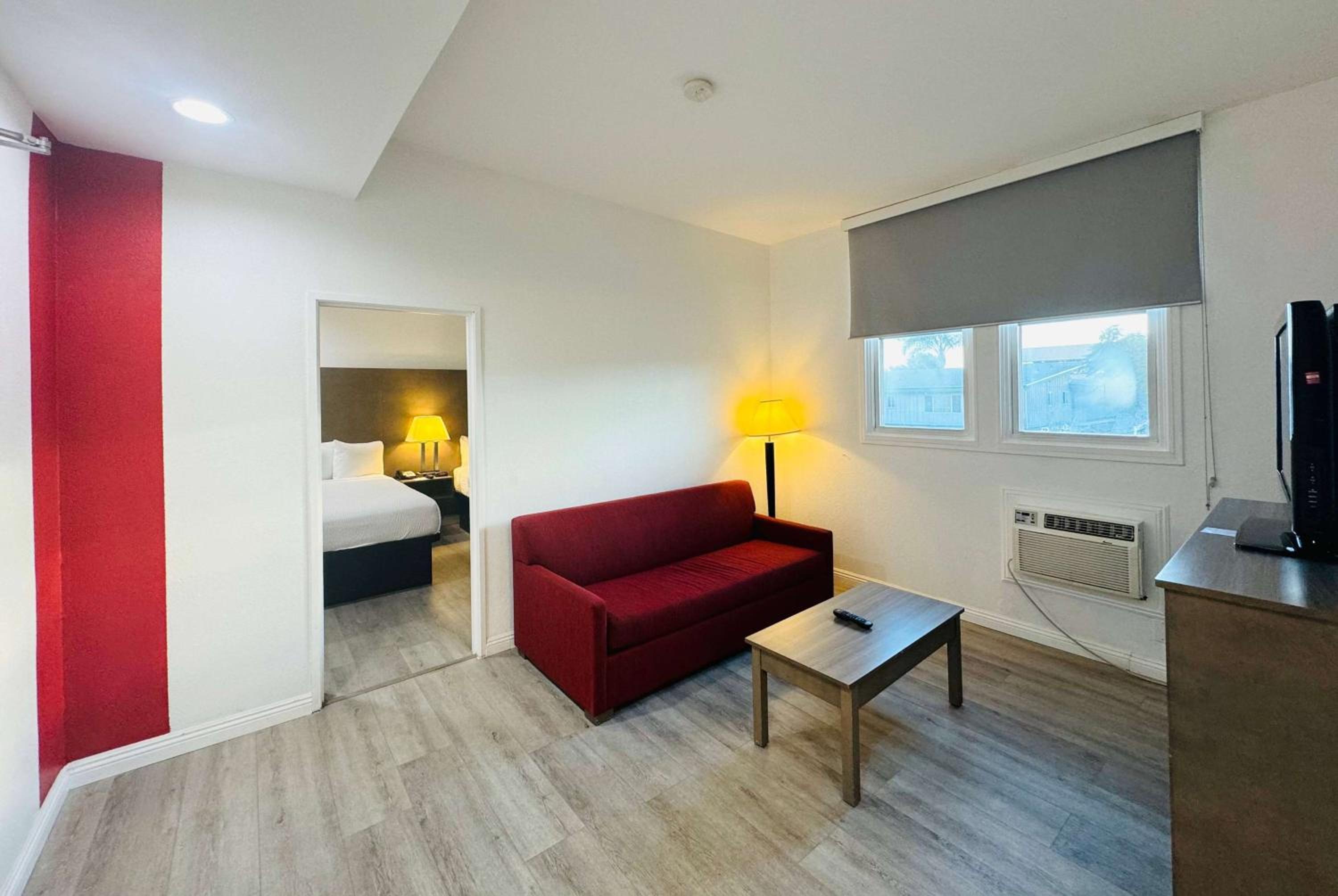 One-Bedroom Suite with Two Queen Beds - Non-Smoking photo 1
