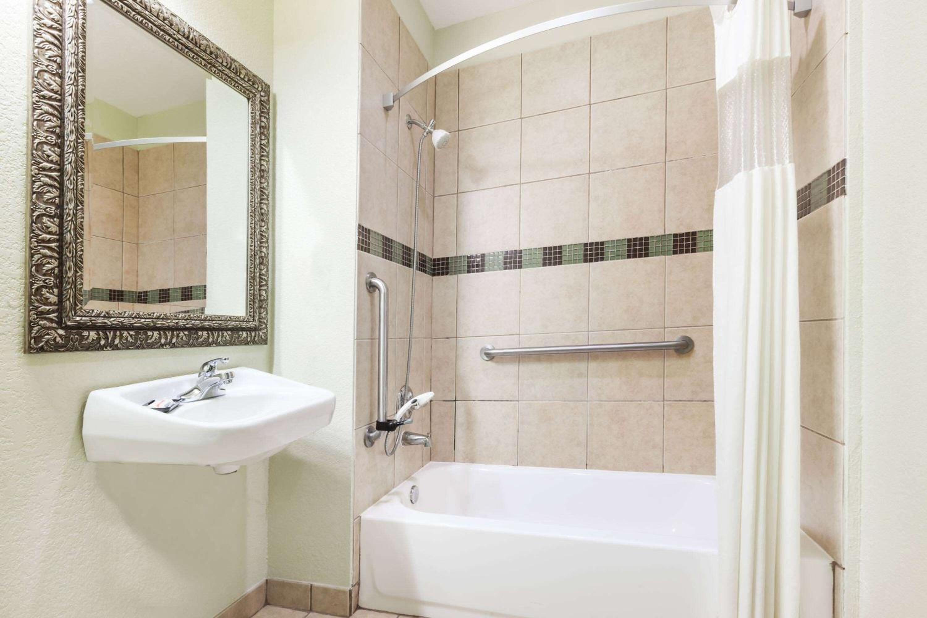 Standard Room - Photo 1