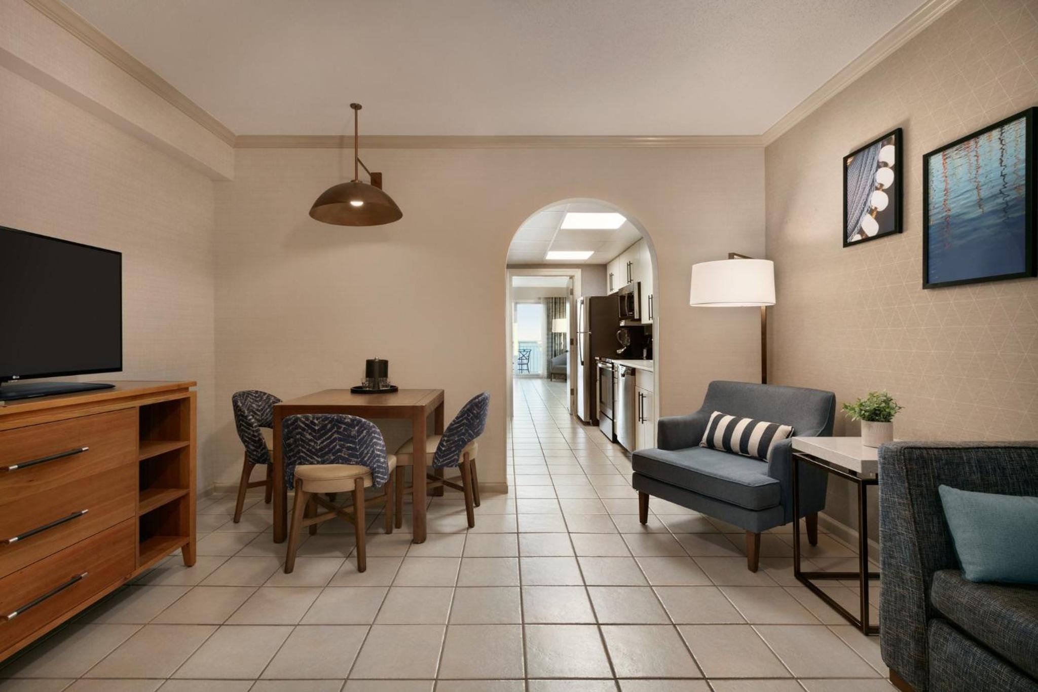 King Suite with Ocean View - Non-Smoking - Photo 1