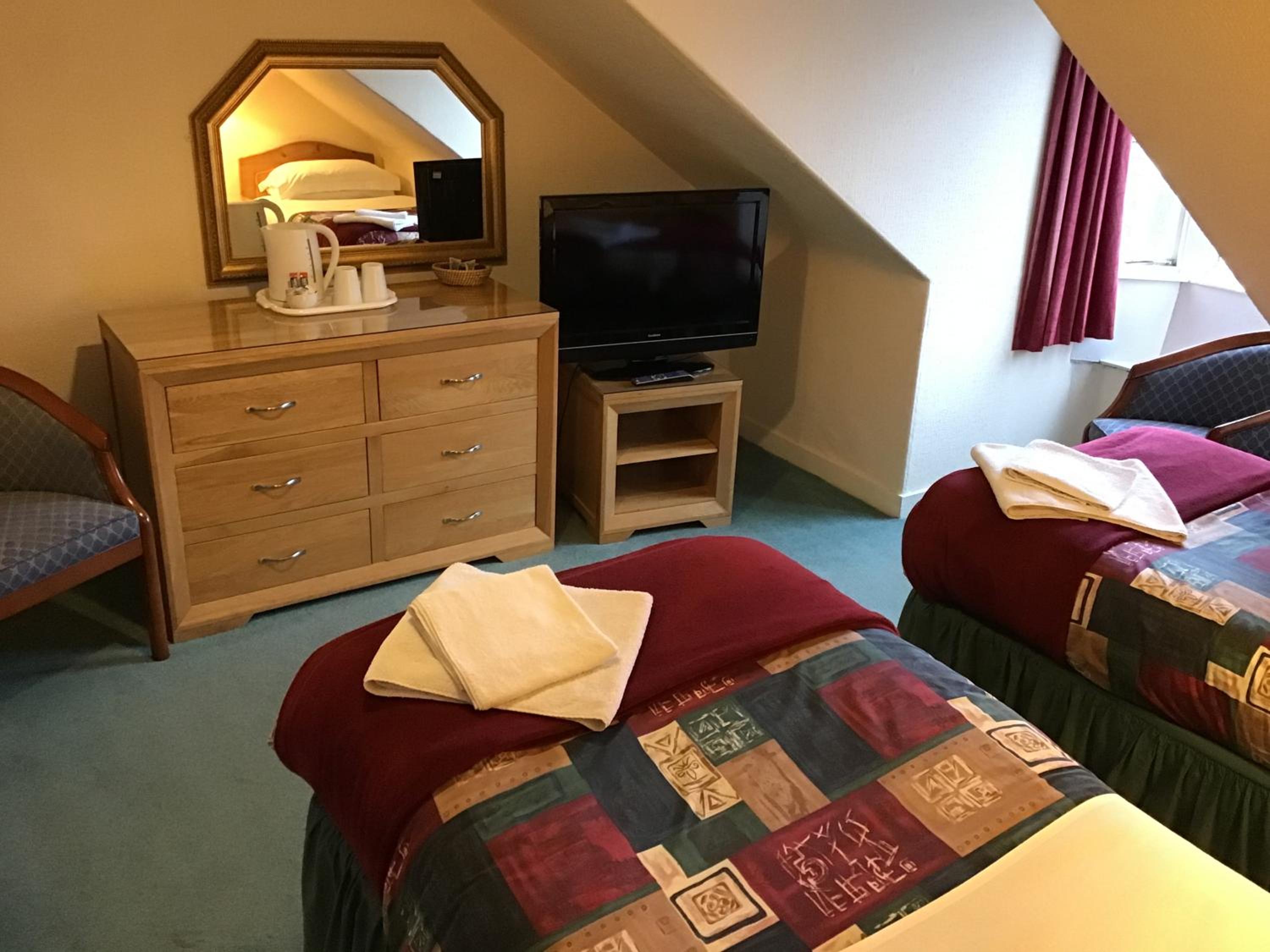 Standard Twin Room with Shared Bathroom photo 3
