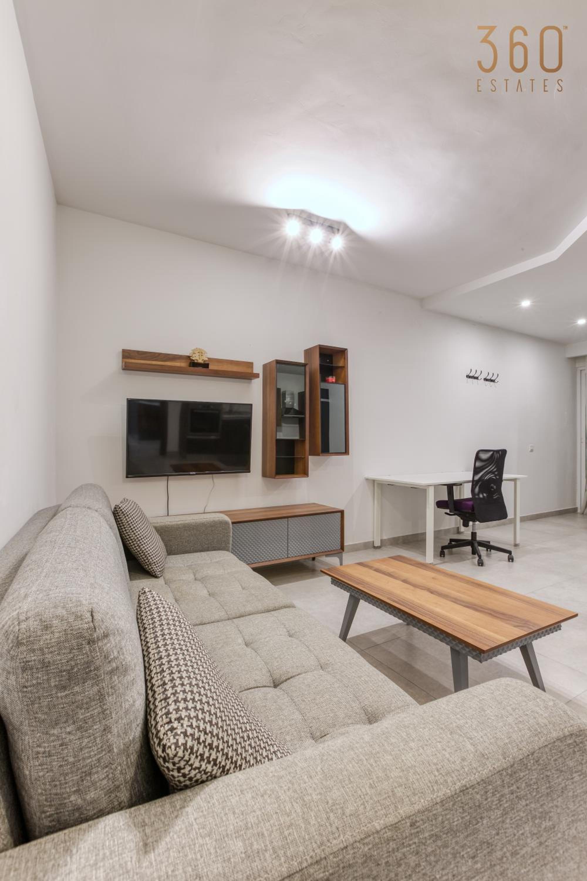 Apartment photo 1