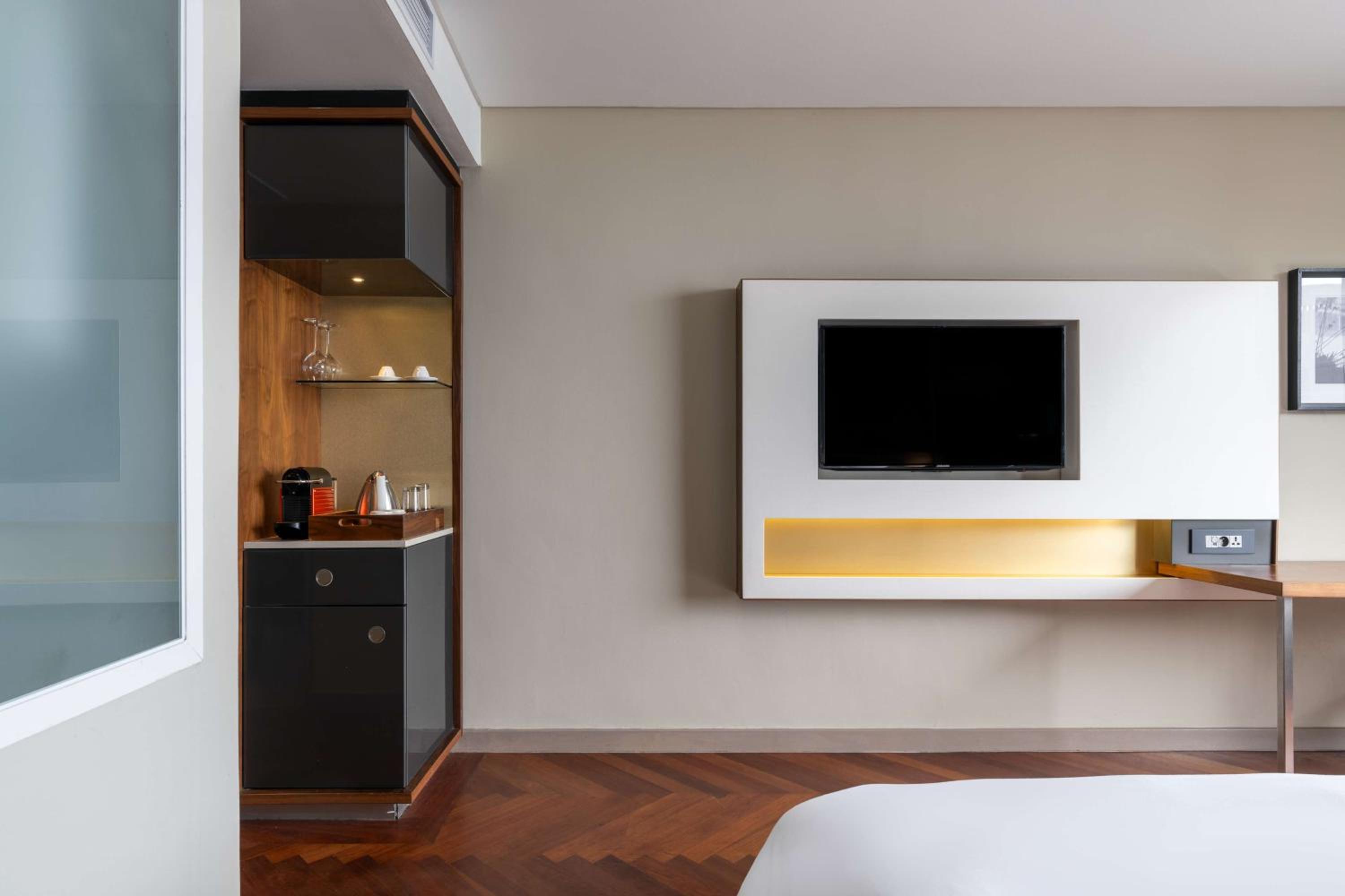 Executive Room - Sea View with Lounge Access  - Photo 1