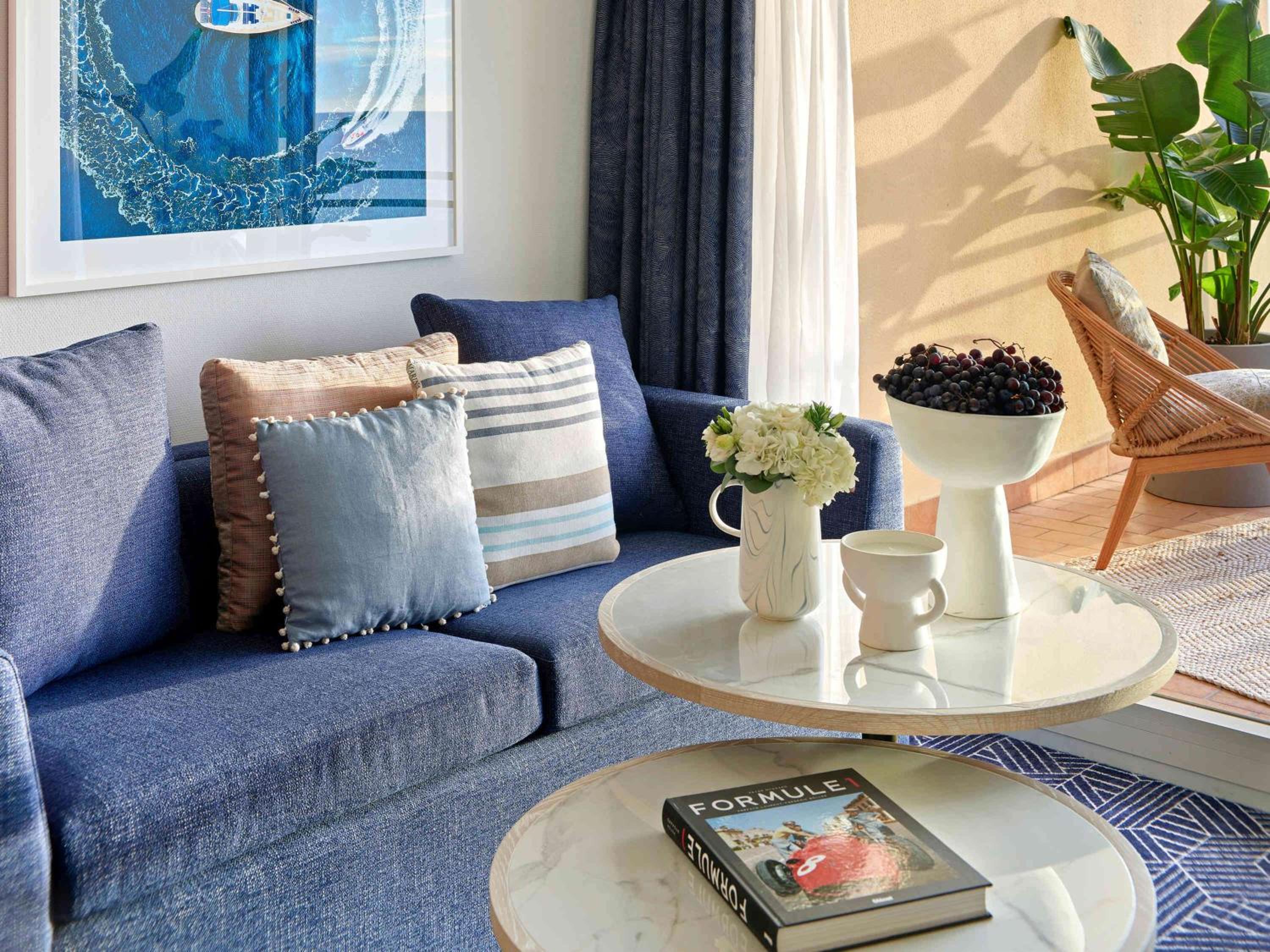 Riviera Suite with Sea View thumbnail 5