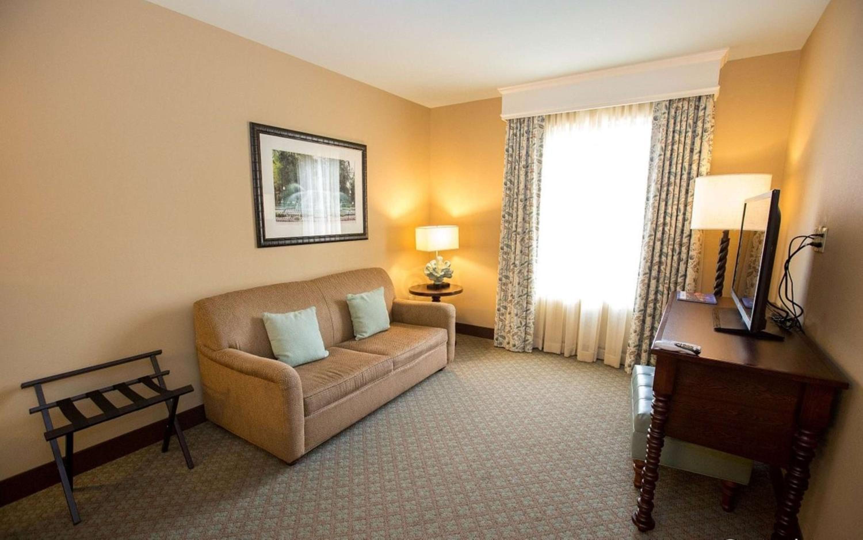 Two-Room Queen Suite with Two Queen Beds