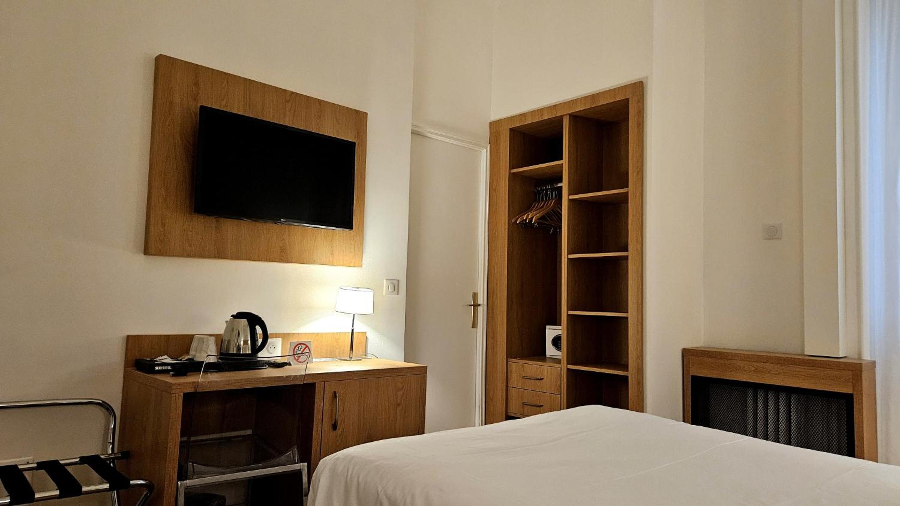 Double or Twin Room photo 2