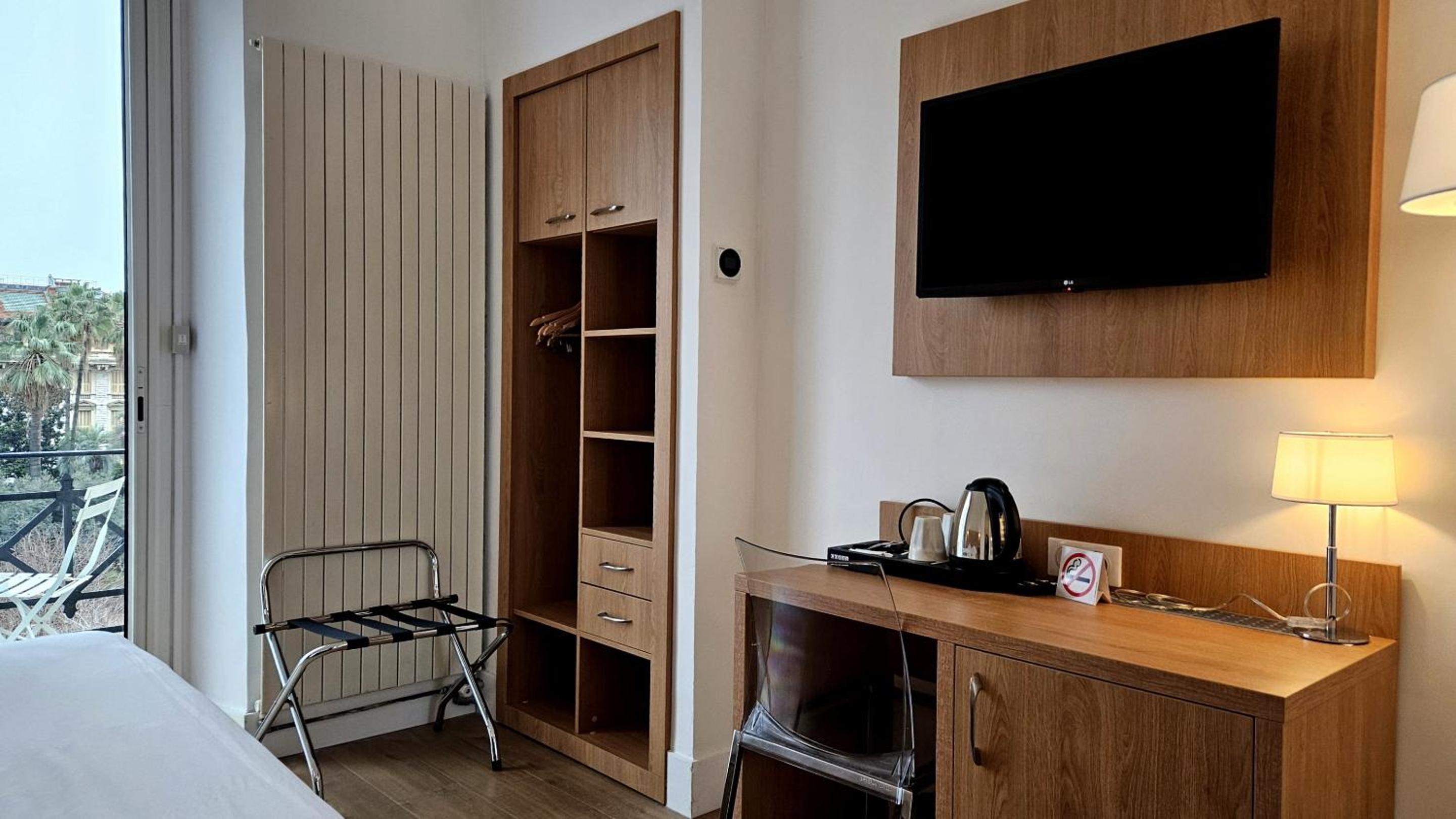 Standard Double or Twin Room - Photo 1