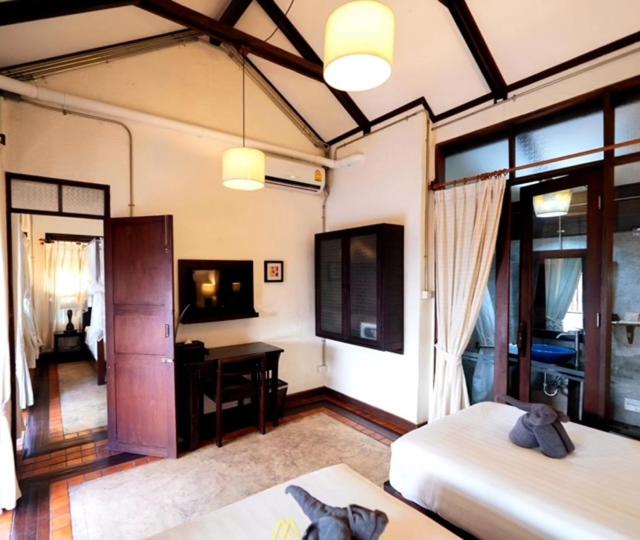 Deluxe Family Room